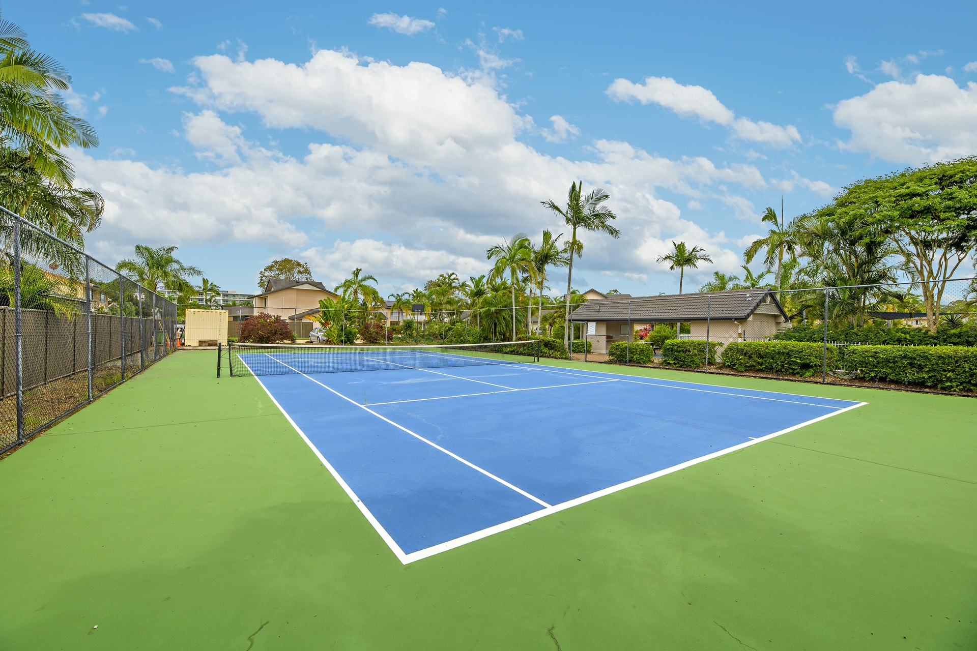 2/30 St Kevins Avenue, BENOWA