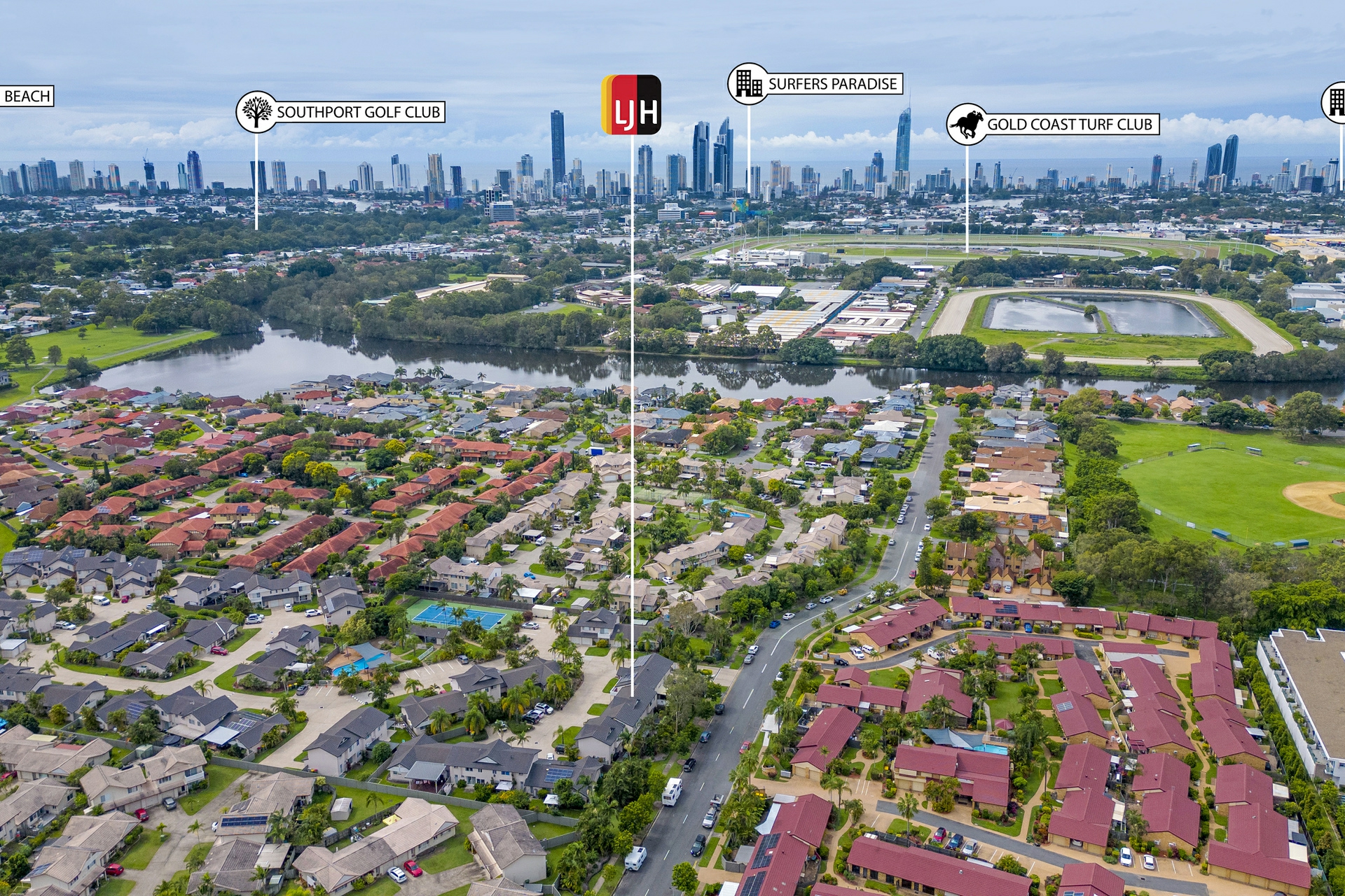 2/30 St Kevins Avenue, BENOWA