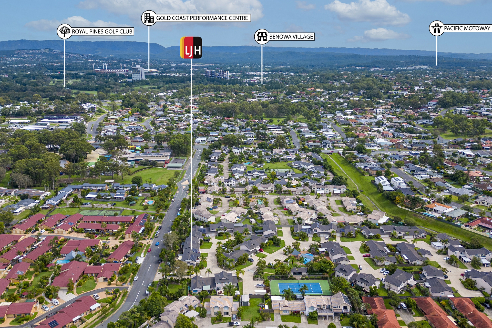 2/30 St Kevins Avenue, BENOWA