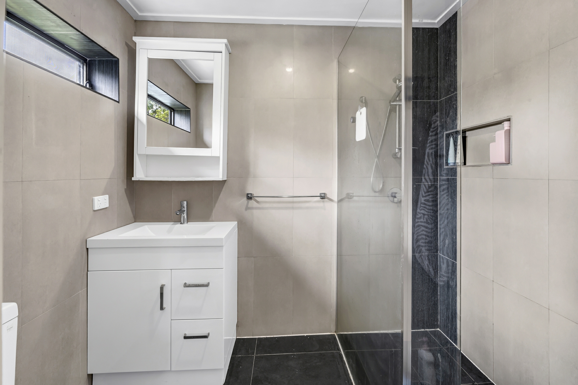 16 Girral Avenue, ASHMORE