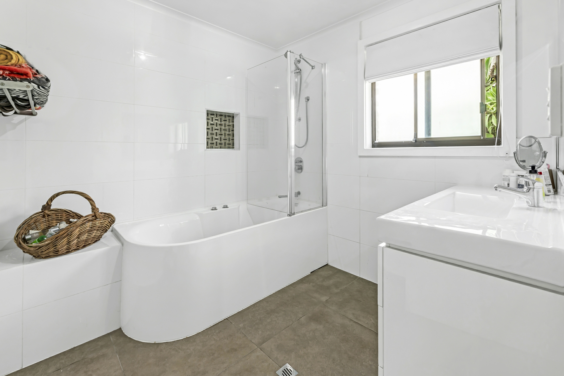 16 Girral Avenue, ASHMORE