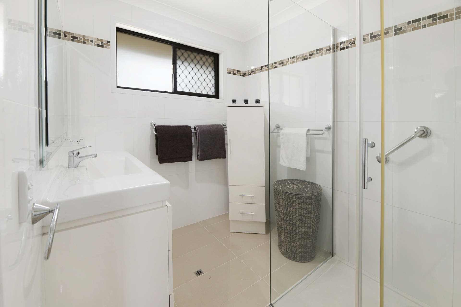 19 Tibor Court, ASHMORE