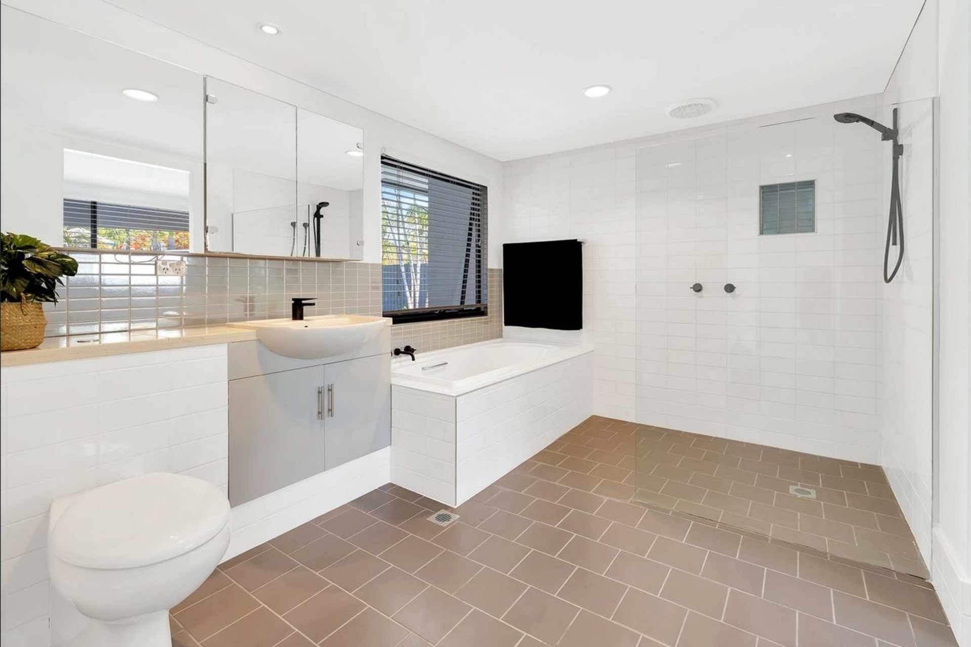54 Mingaletta Drive, ASHMORE