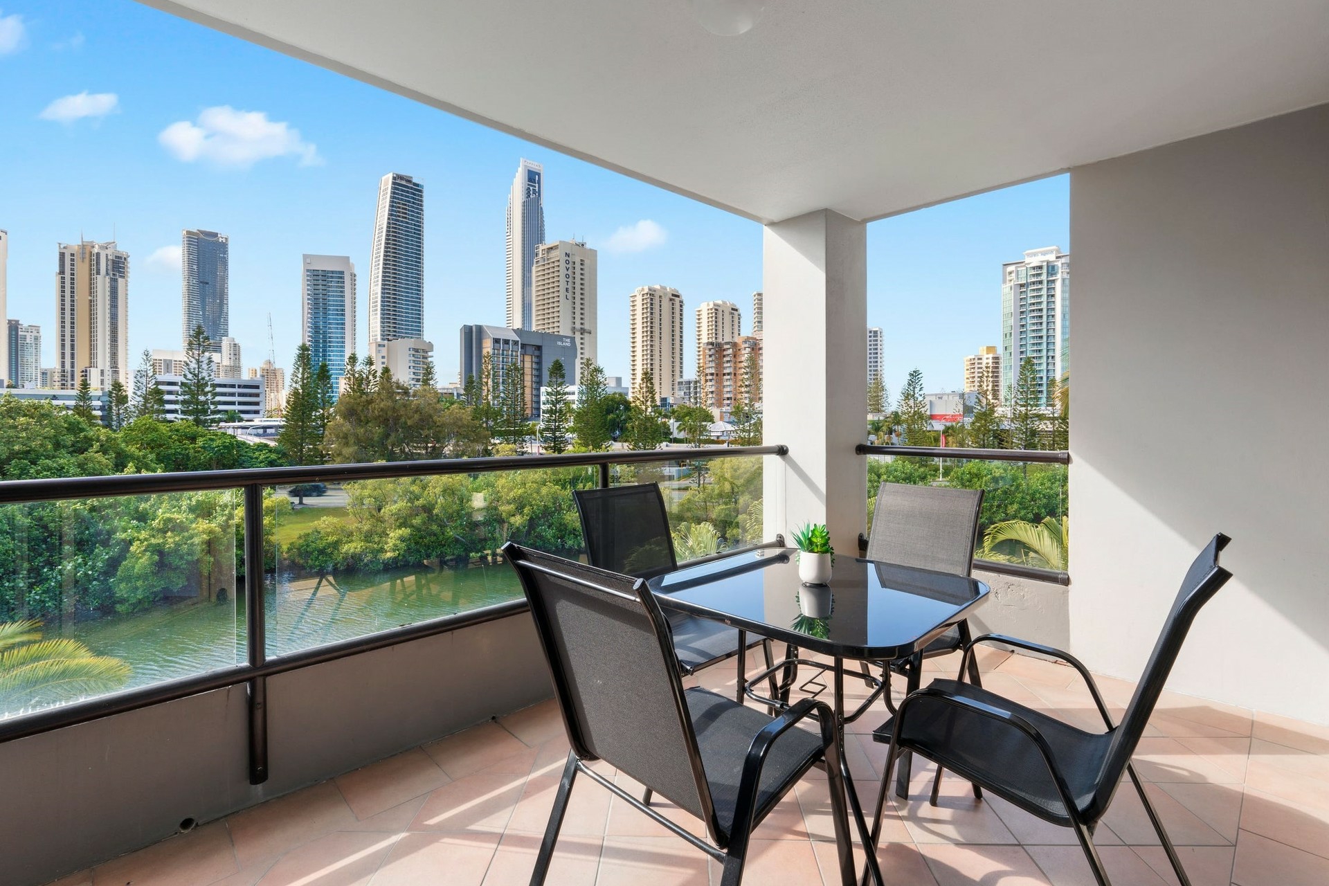 314/1-8 Paradise Island, SURFERS PARADISE