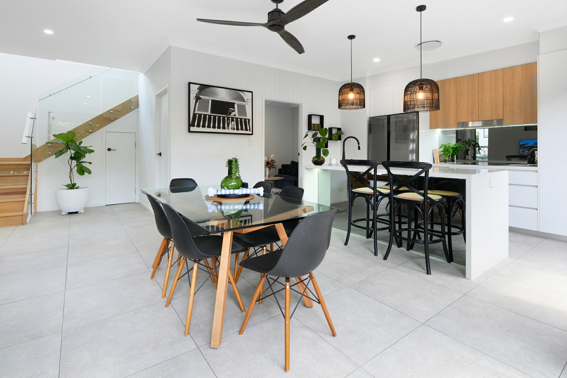 2/231 Benowa Road, BENOWA
