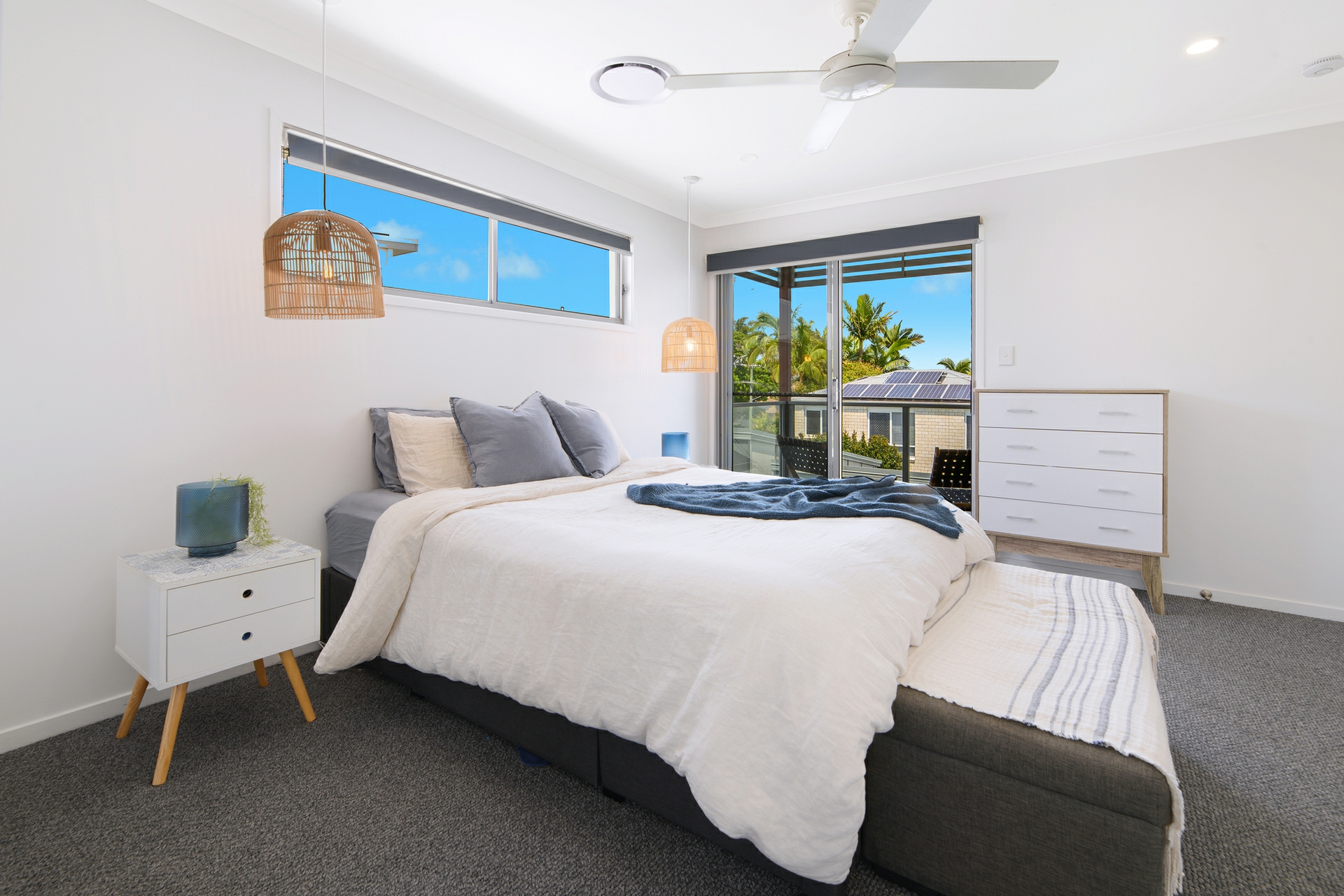 2/231 Benowa Road, BENOWA