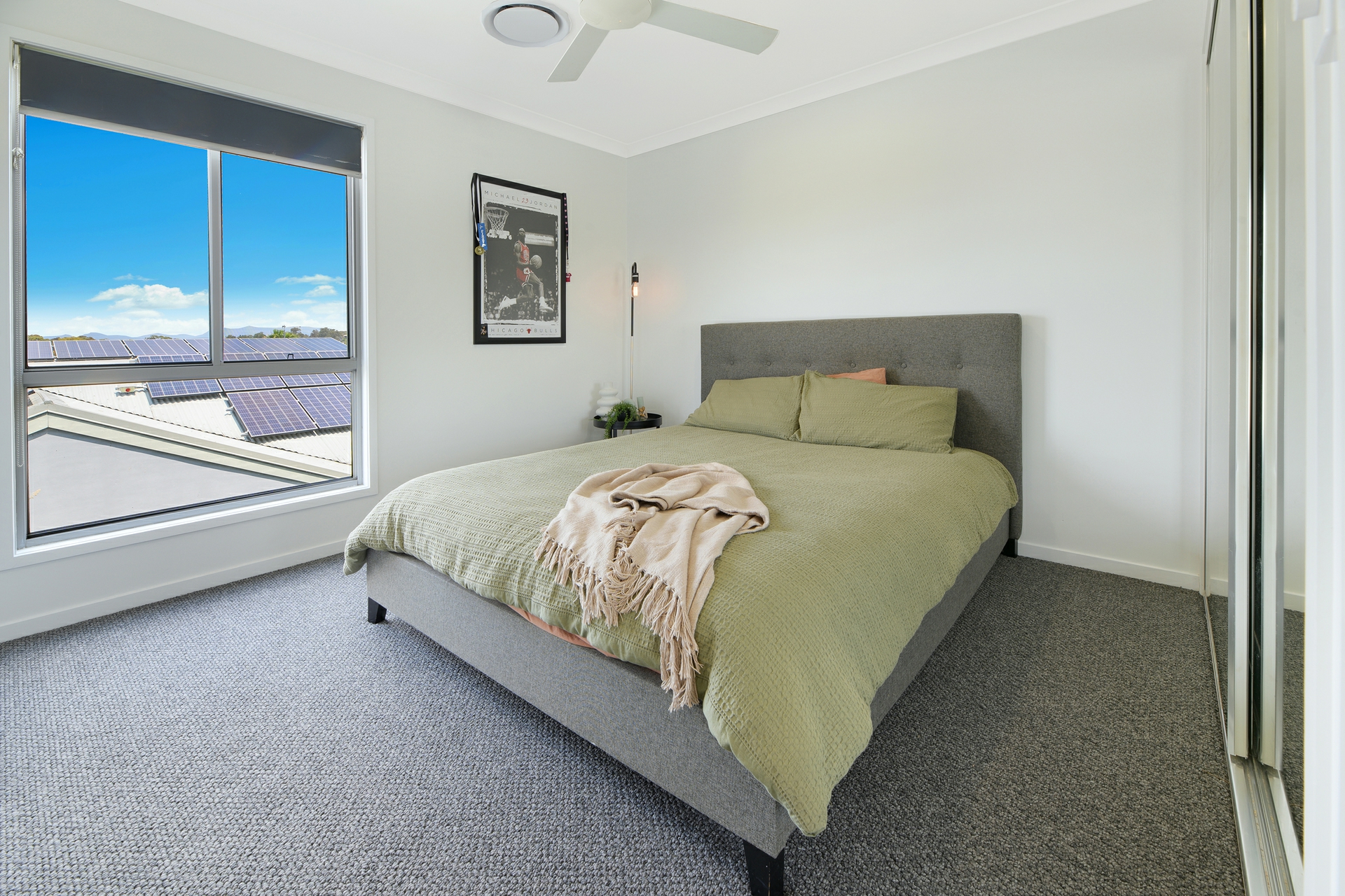 2/231 Benowa Road, BENOWA