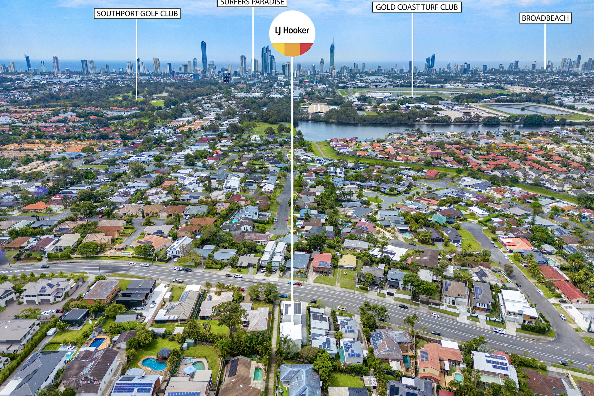 2/231 Benowa Road, BENOWA