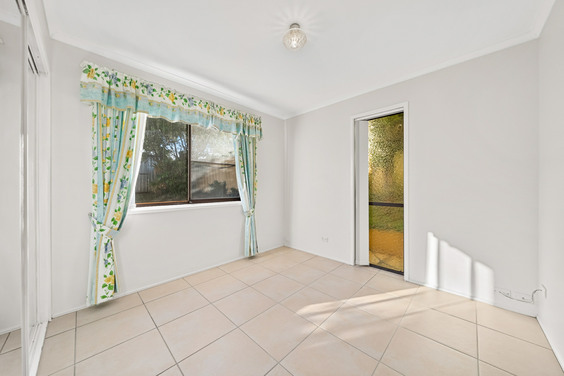 6 Limosa Street, ASHMORE