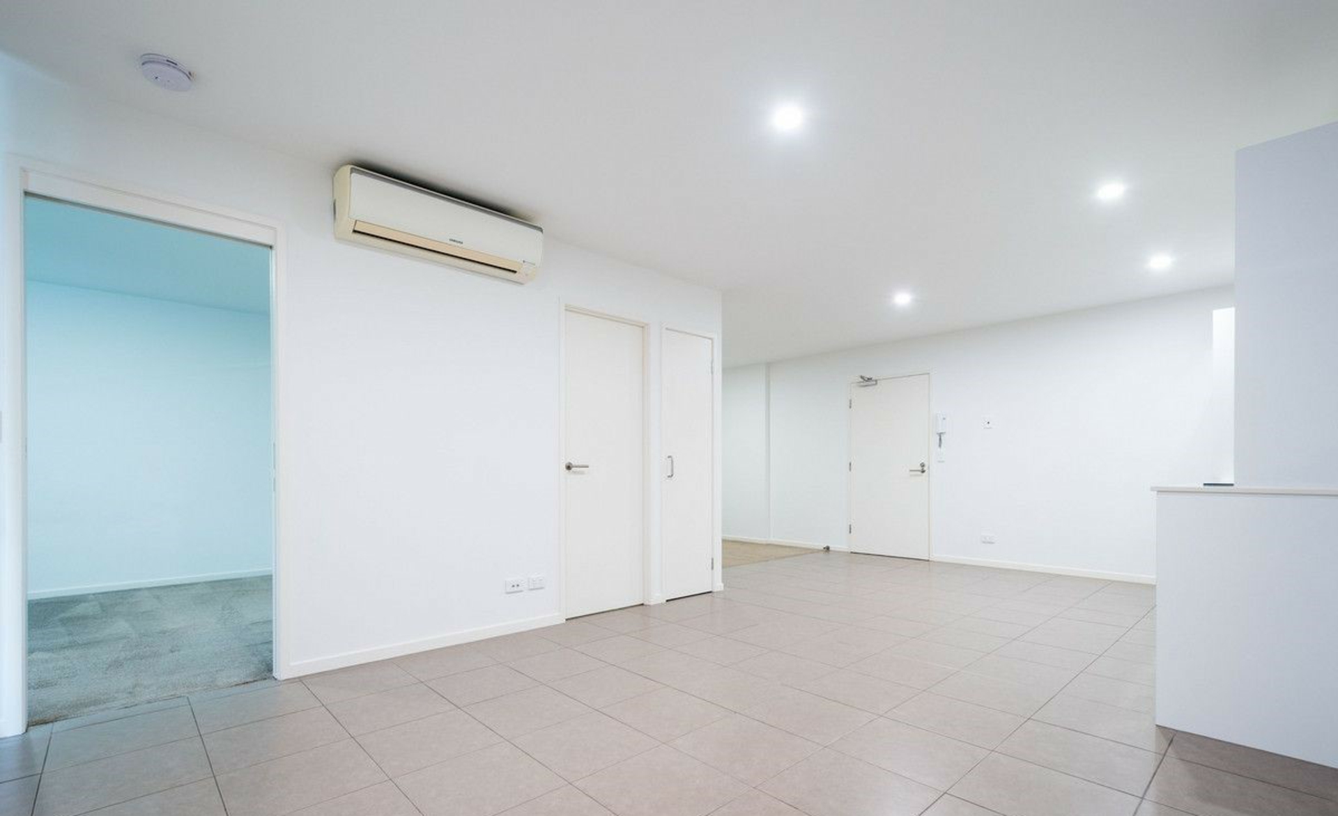 1201/6-8 Waterford Court, BUNDALL