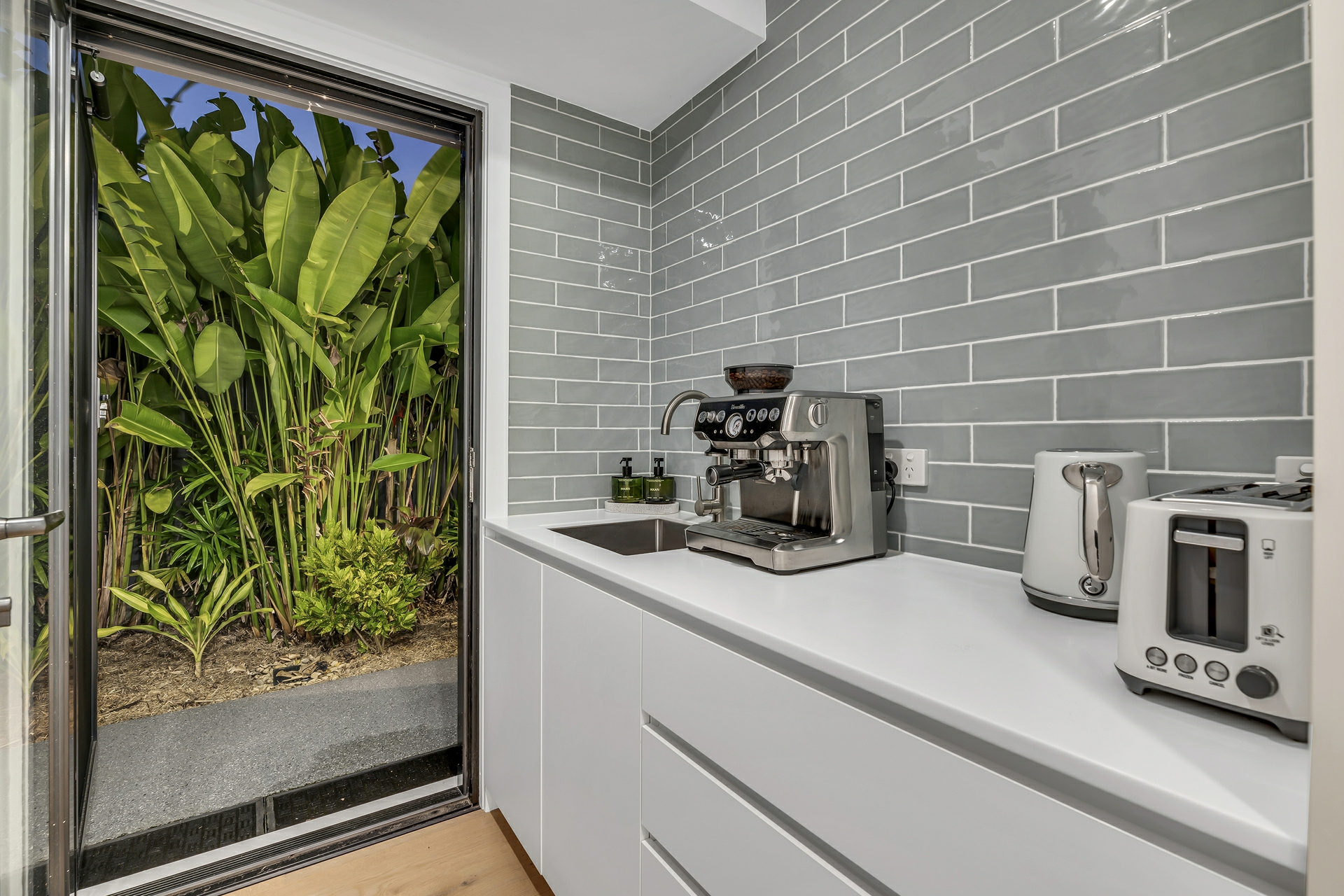 27 Lochinvar Court, ASHMORE