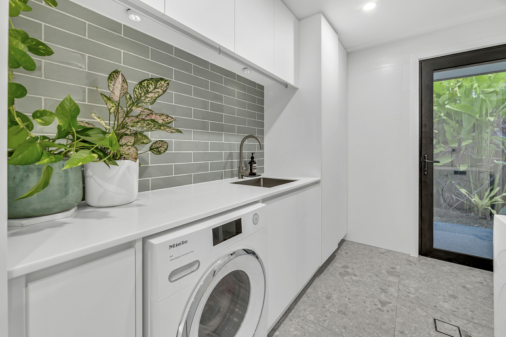 27 Lochinvar Court, ASHMORE