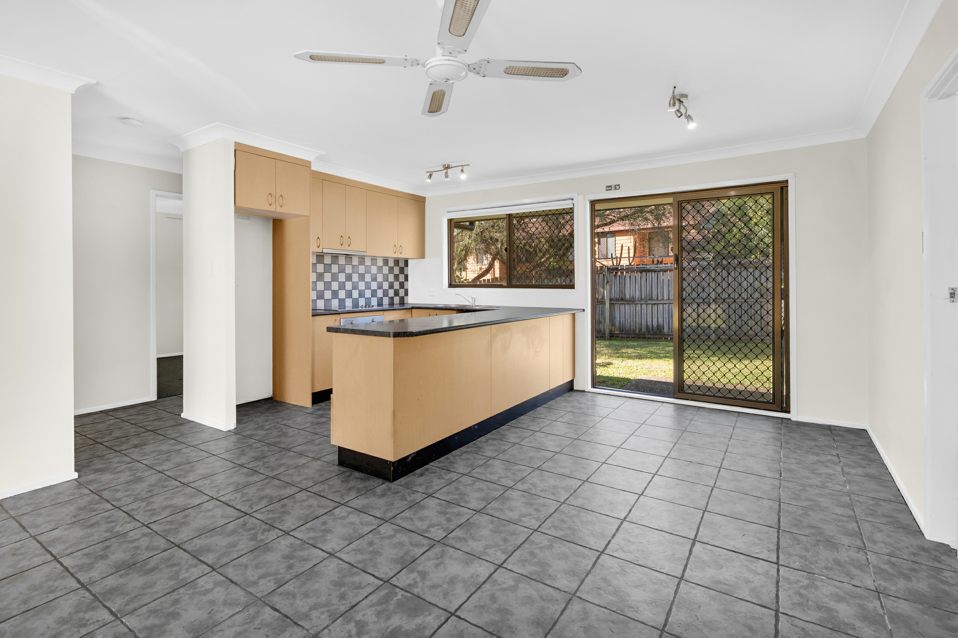 3/10 Sara Street, ASHMORE