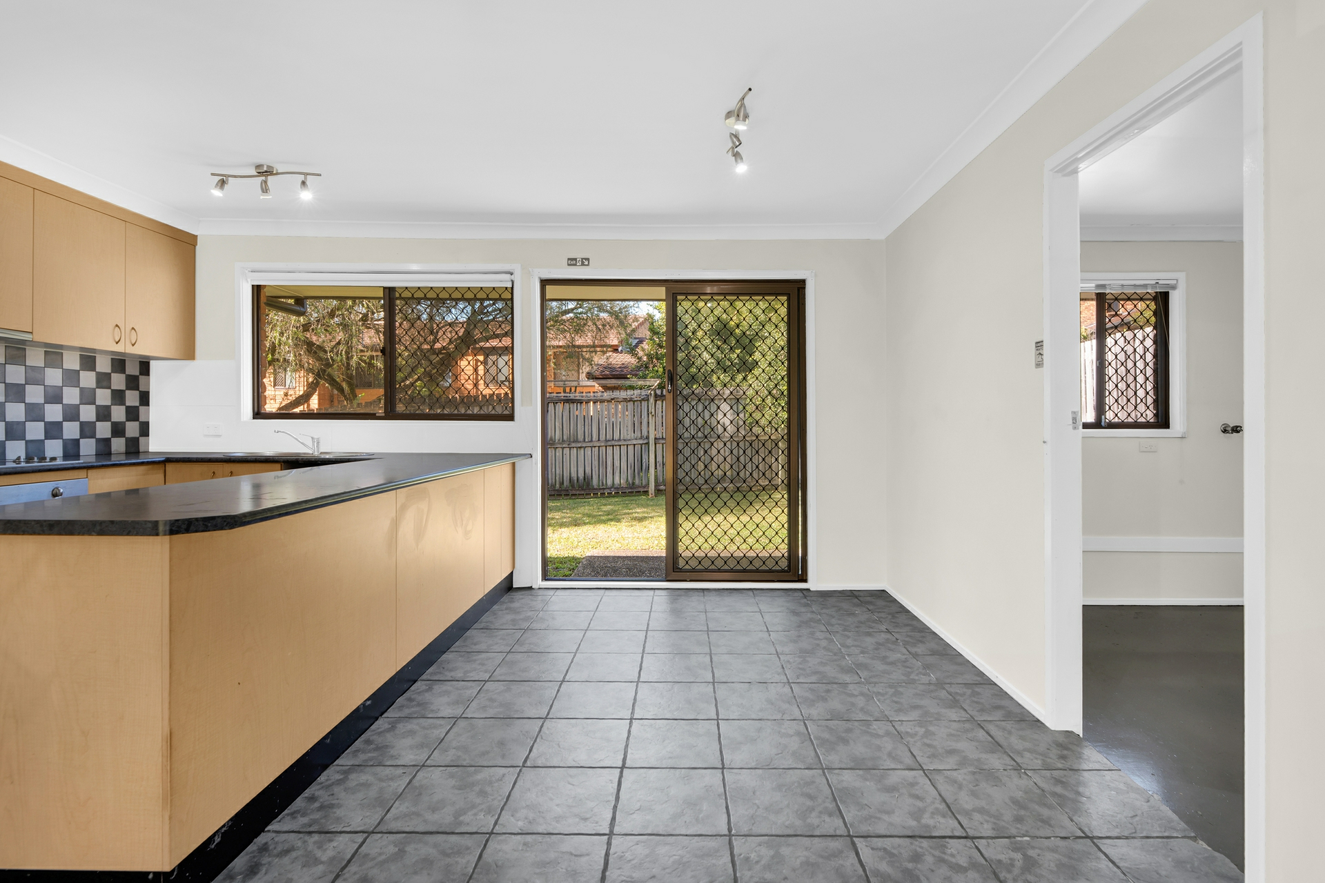 3/10 Sara Street, ASHMORE