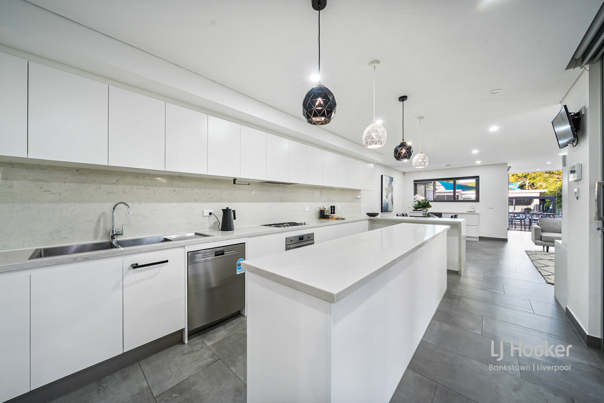 75a Albert Street — photo 5 of 11