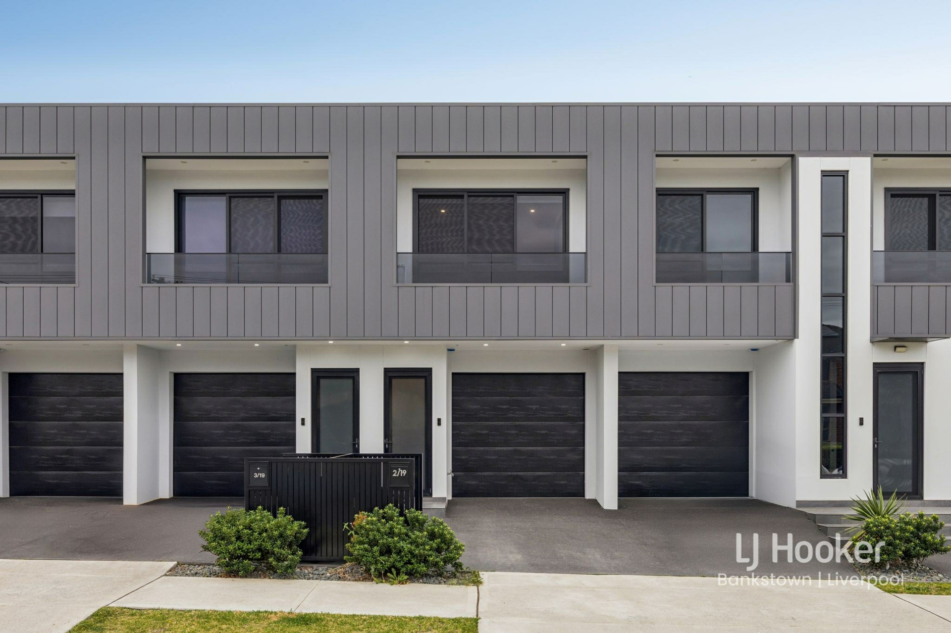 2/19 Thompson Avenue — photo from LJ Hooker Liverpool