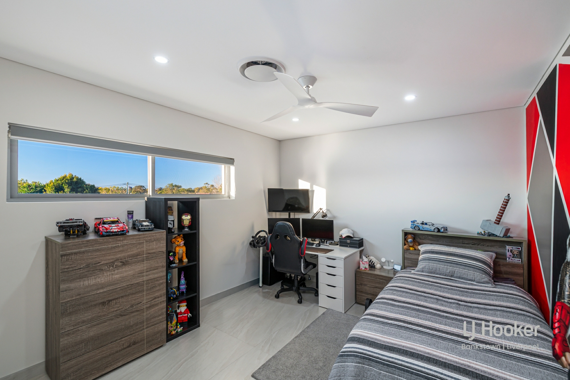 22 Freda Street — photo 10 of 12