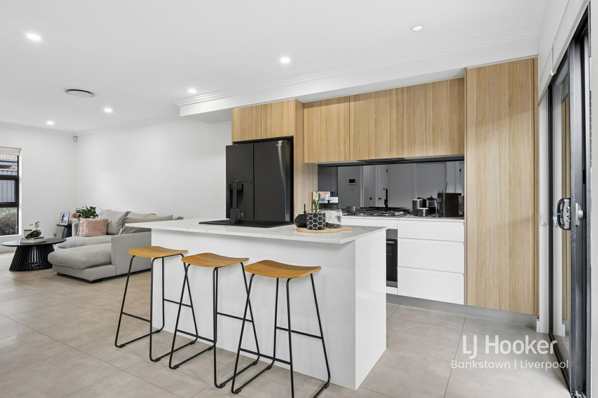 7/9-11 Elouera Crescent — photo 3 of 19