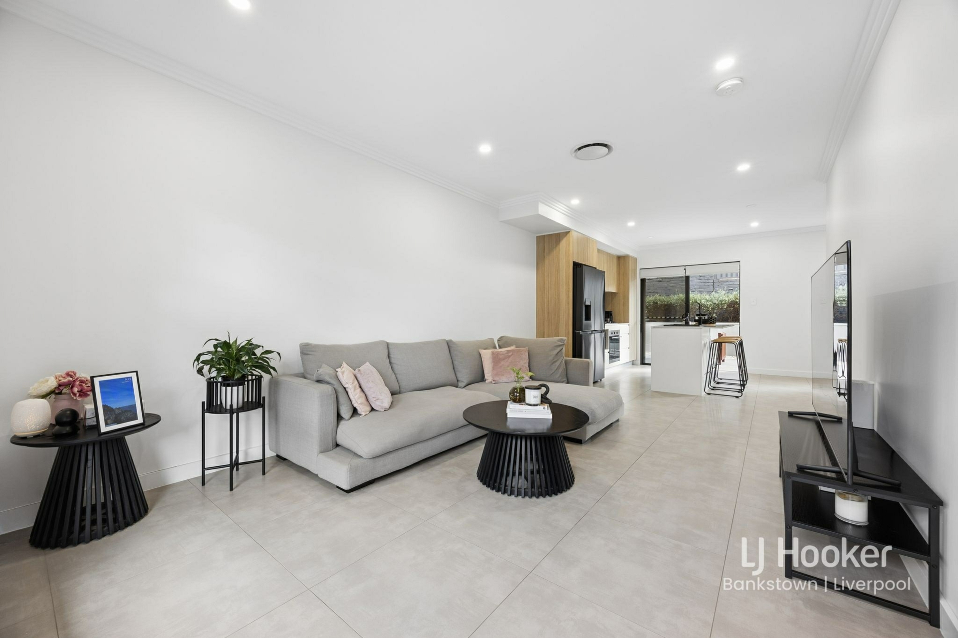 7/9-11 Elouera Crescent — photo 5 of 19