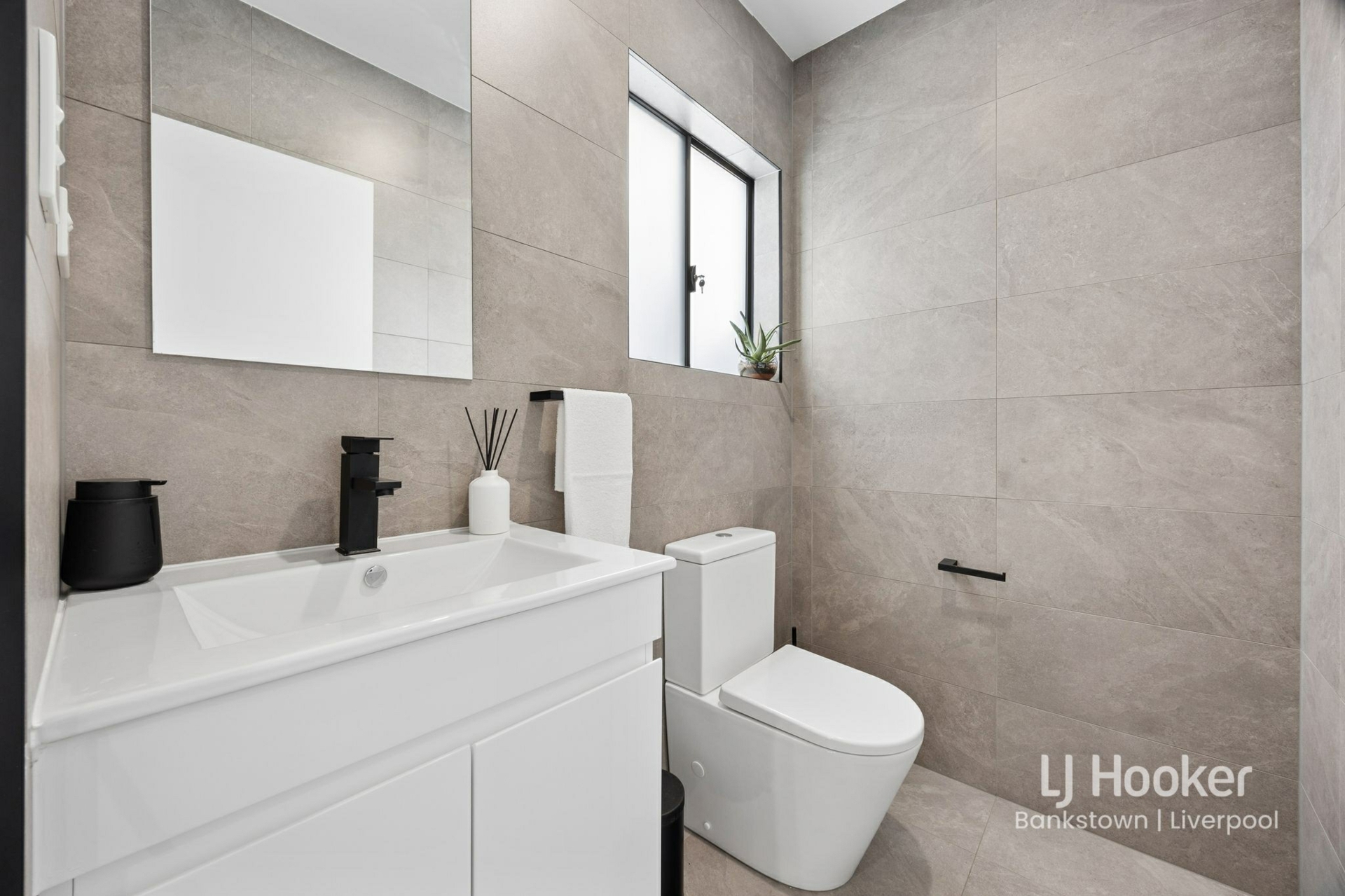 7/9-11 Elouera Crescent — photo 14 of 19