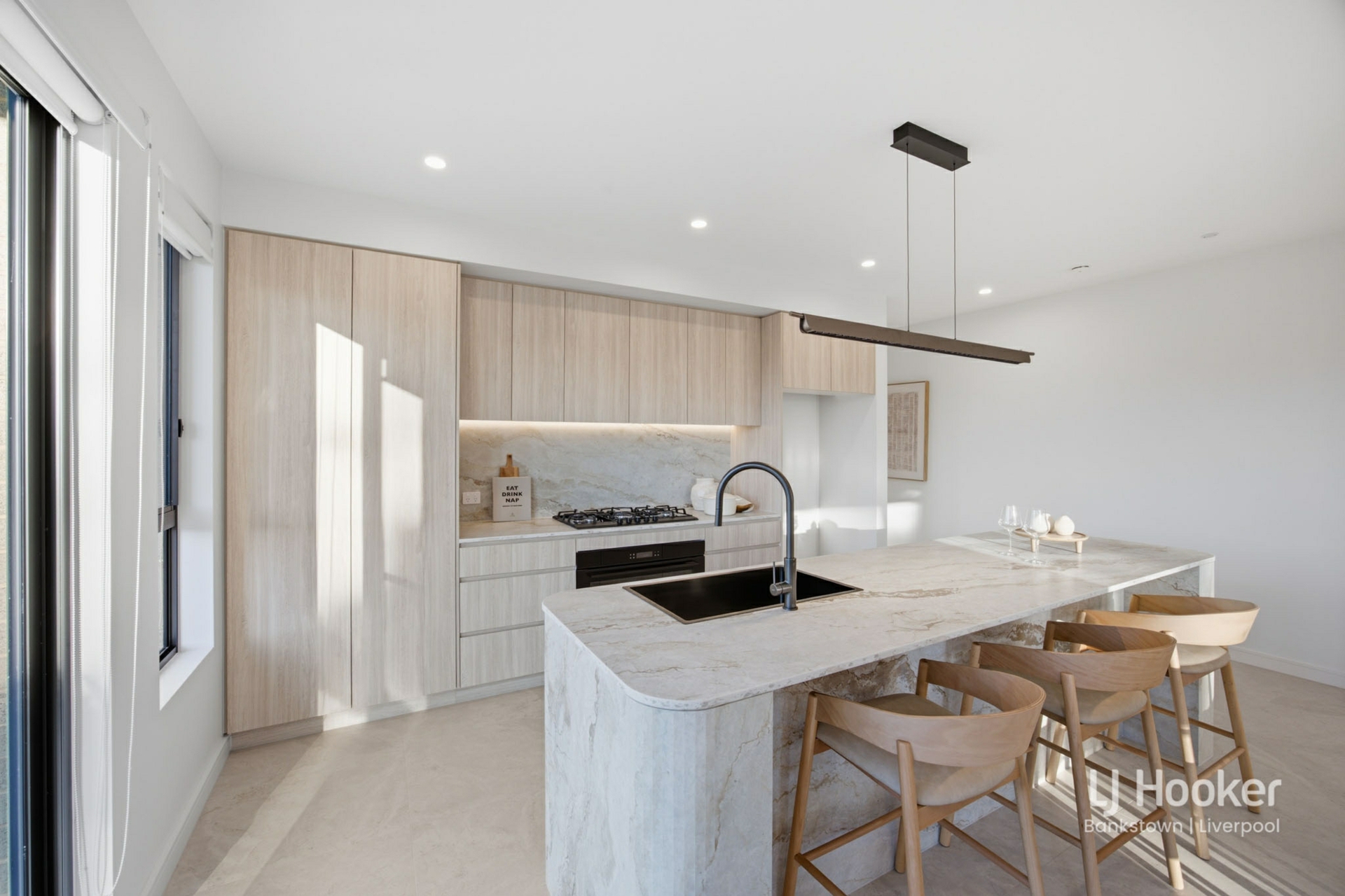 4/49 Thompson Avenue — photo 3 of 26
