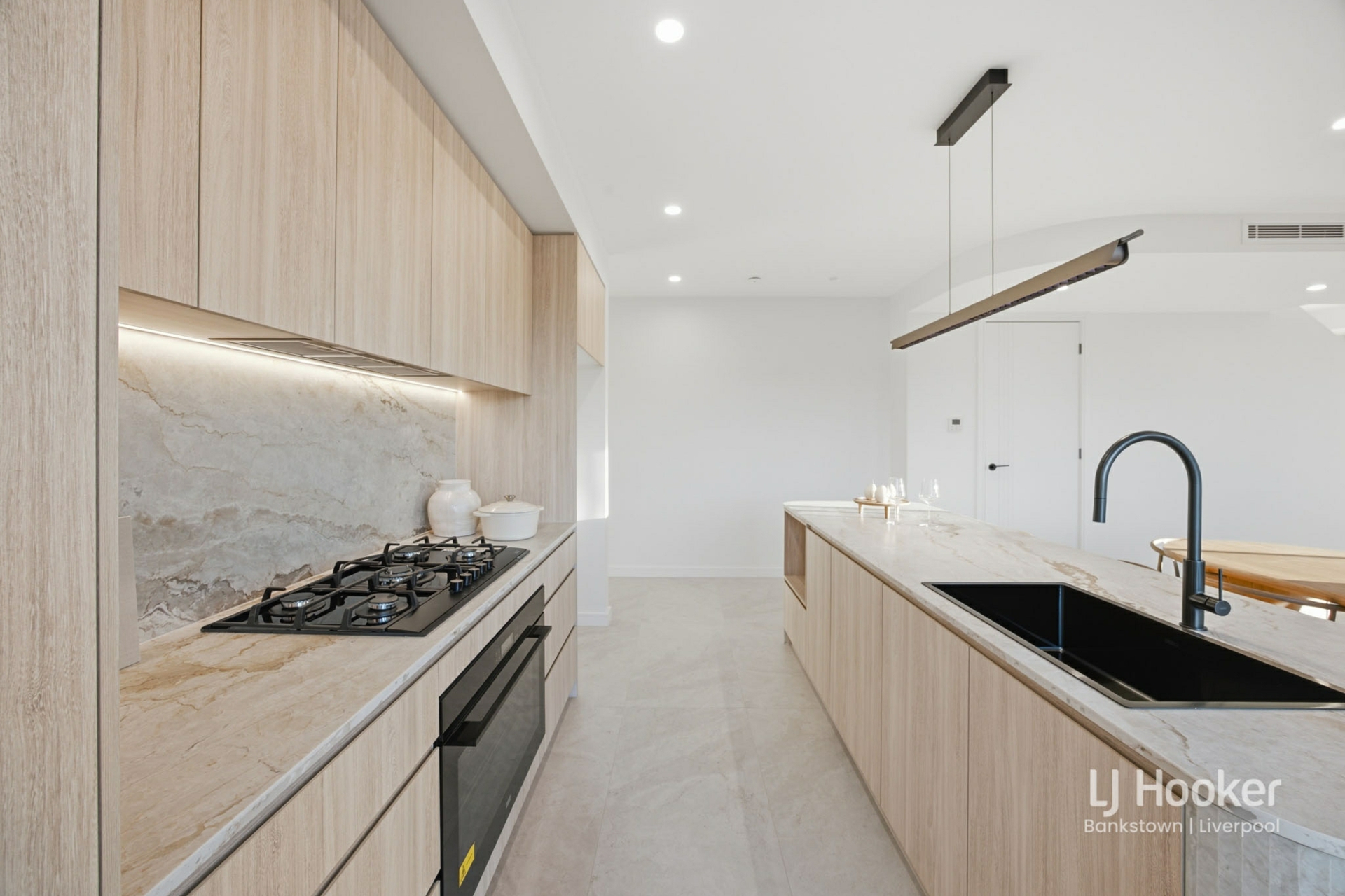 4/49 Thompson Avenue — photo 4 of 26