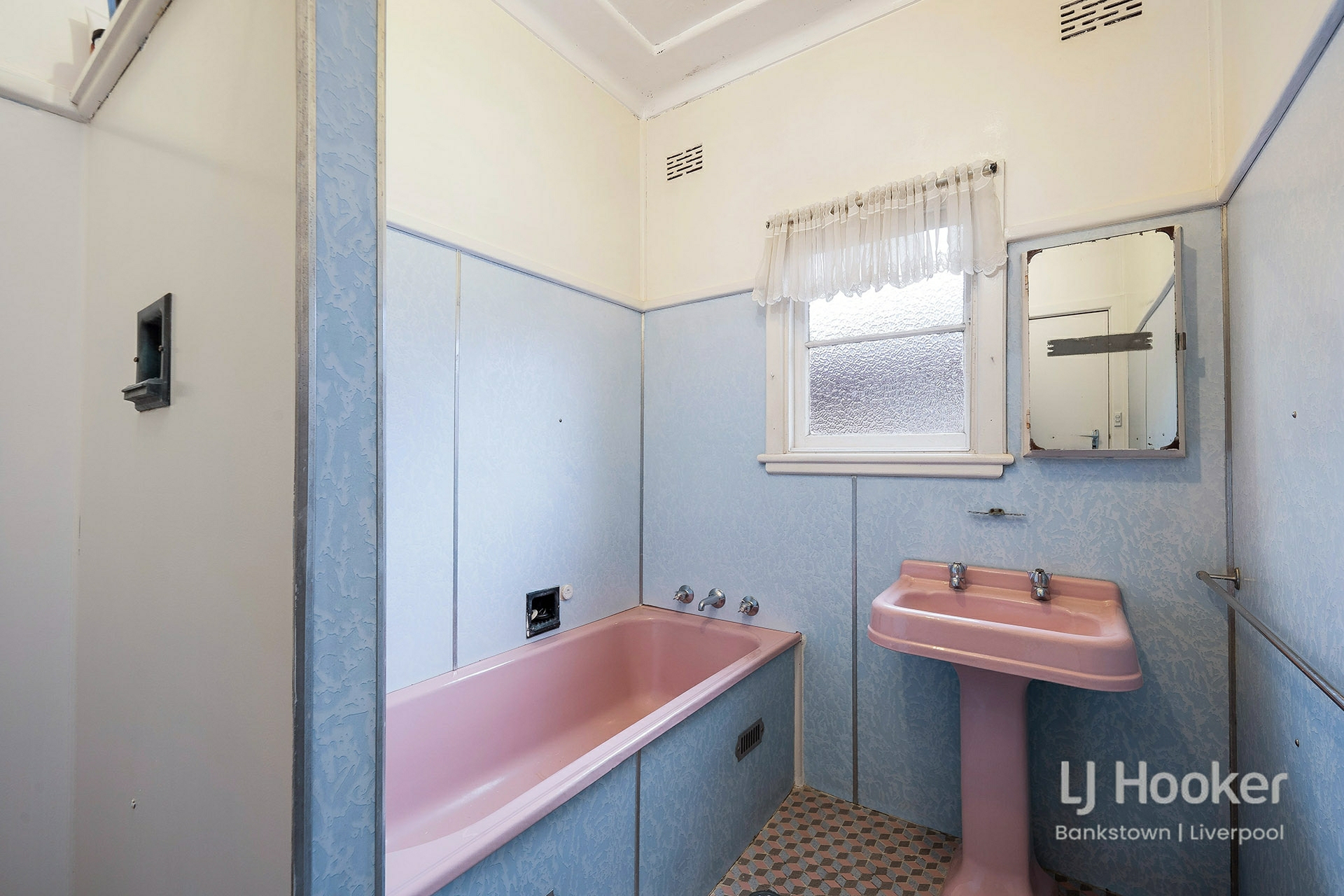 113 Davies Road — photo 11 of 13