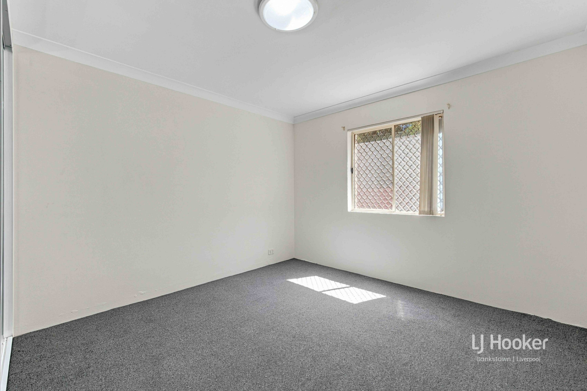 1/142 Meredith Street — photo 6 of 11