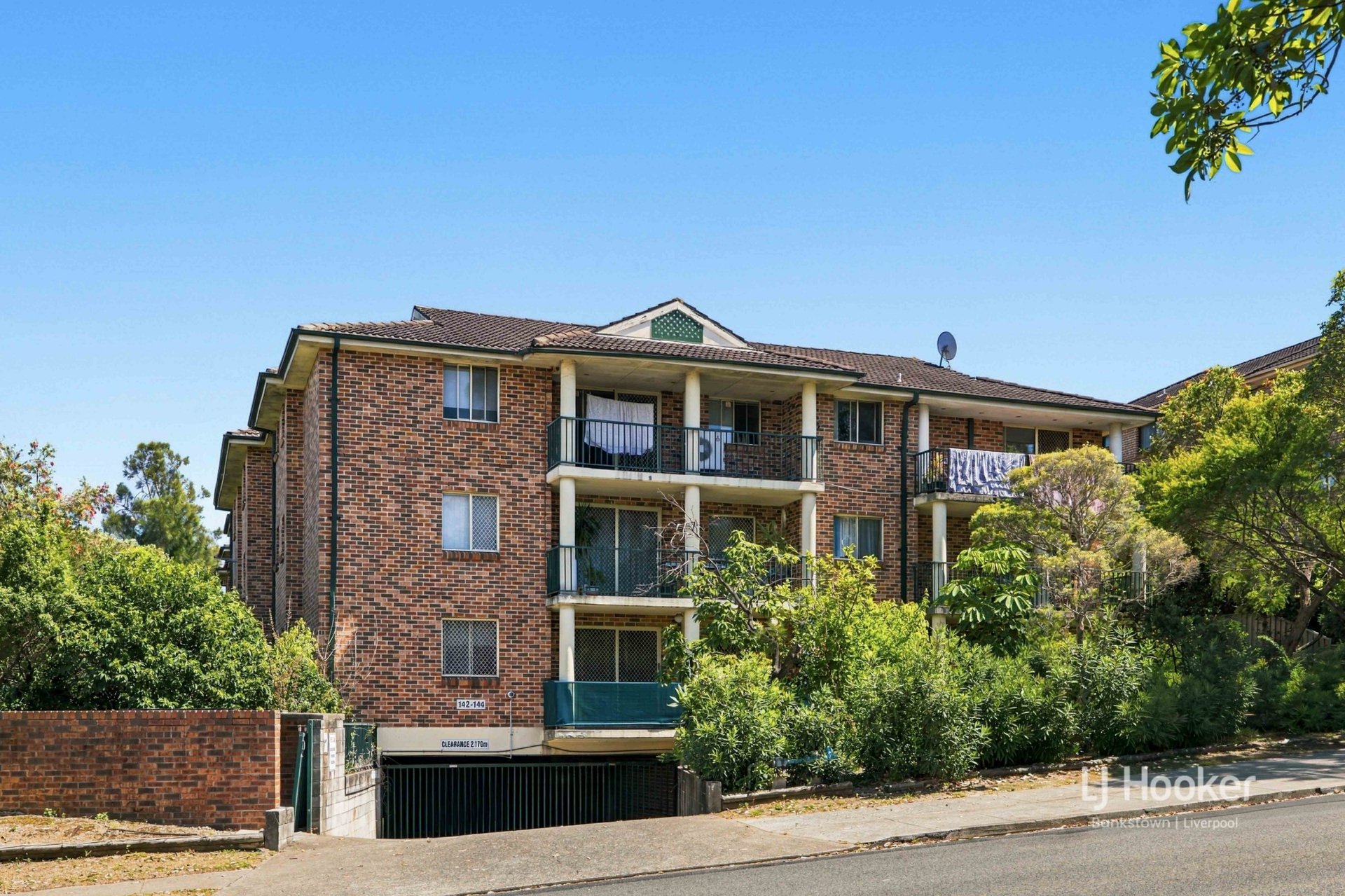 1/142 Meredith Street — photo 9 of 11