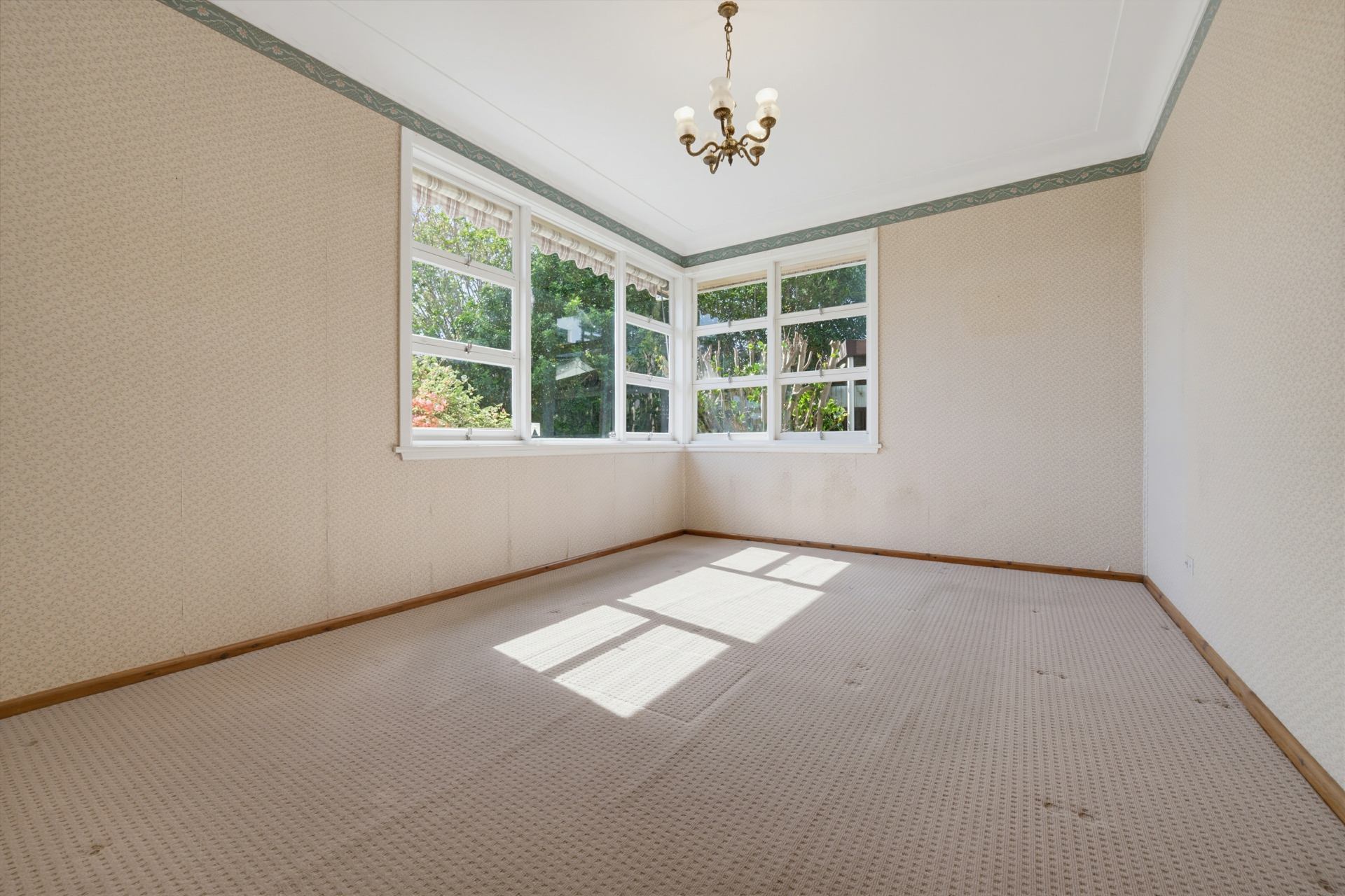 13 Gracemar Avenue — photo 3 of 11