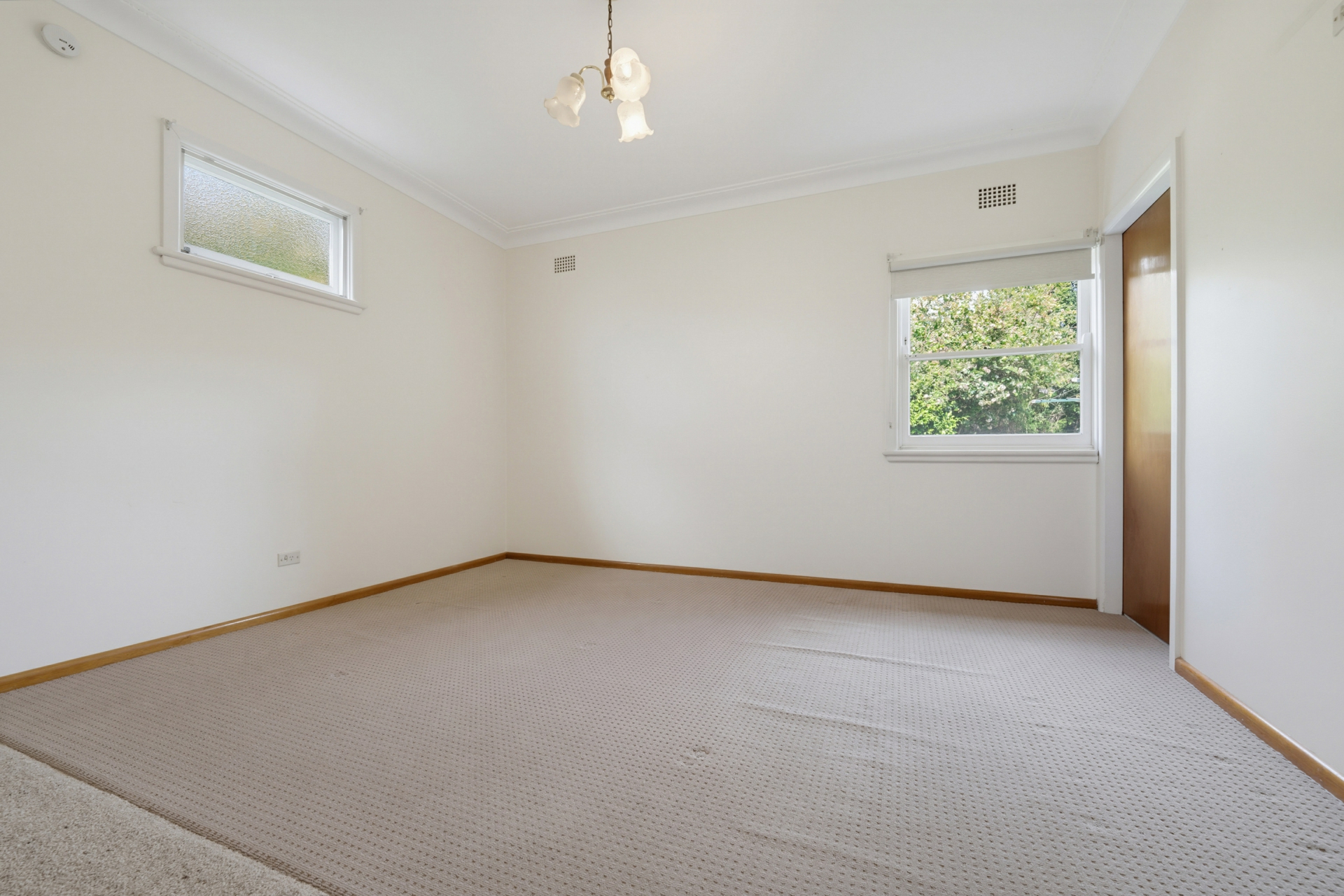 13 Gracemar Avenue — photo 6 of 11