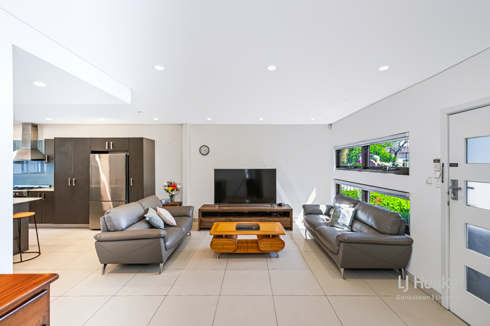 38 Beatrice Street — photo 2 of 17