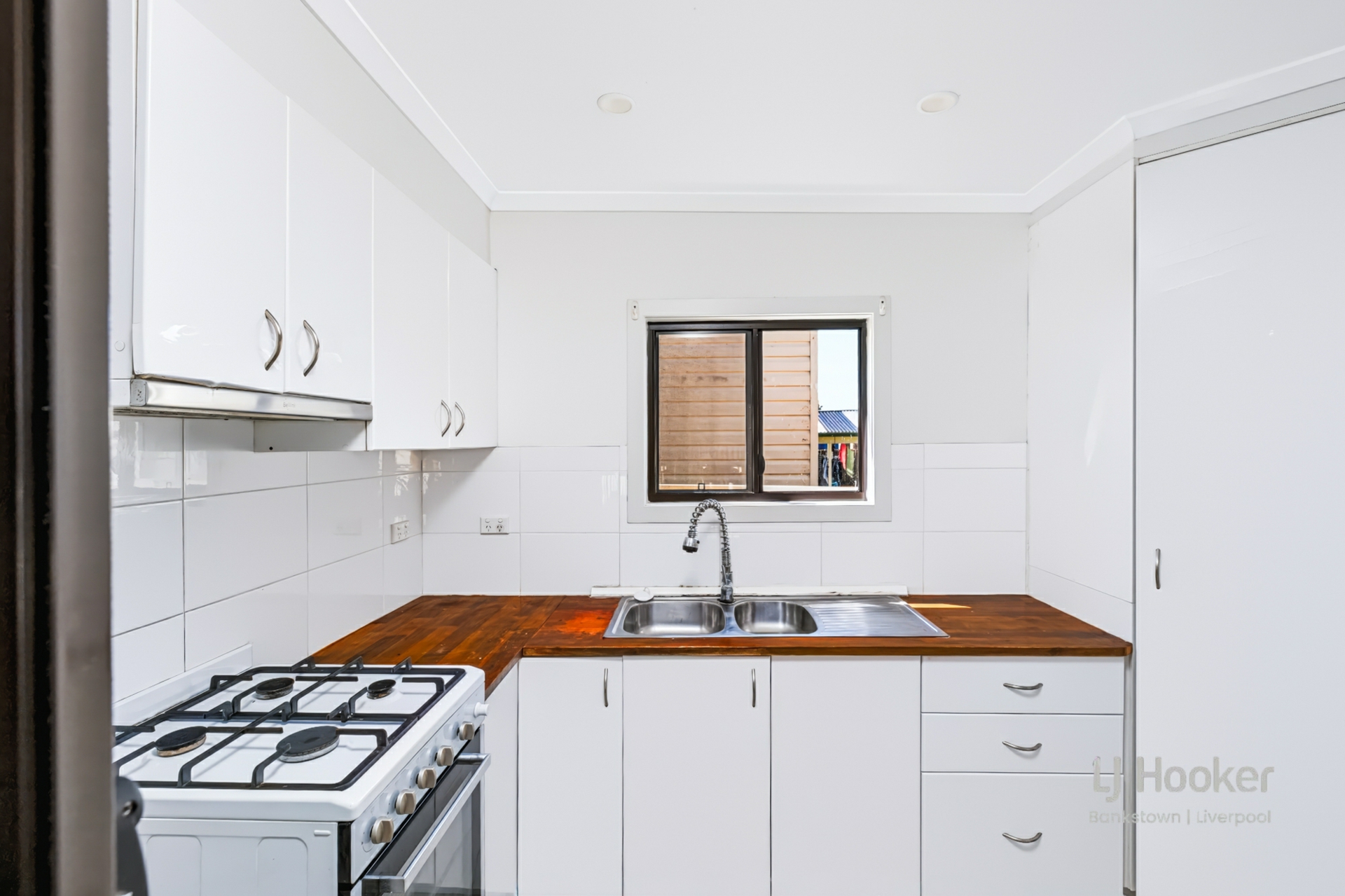 38 Beatrice Street — photo 10 of 17