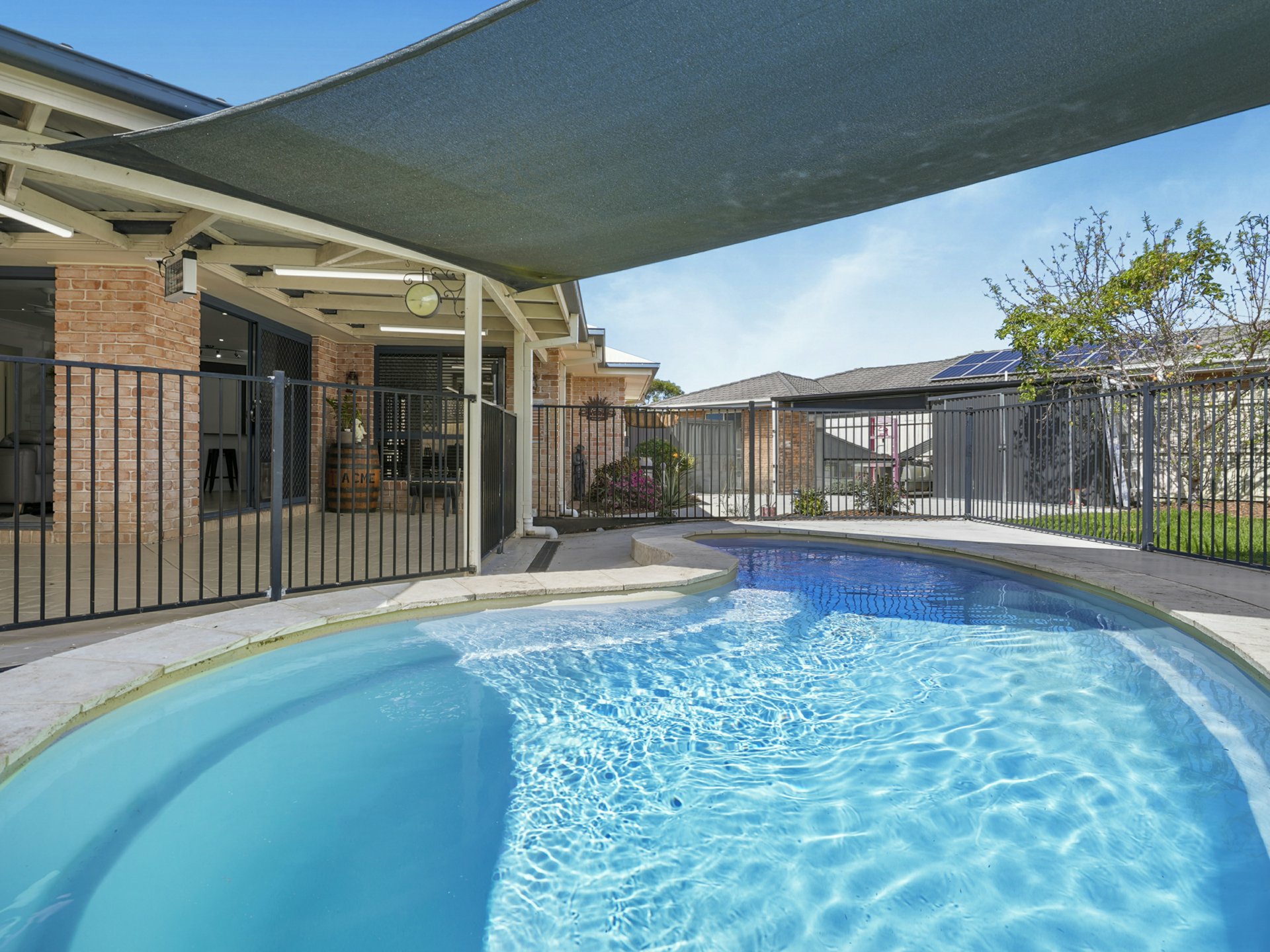 11 Curtin Crescent — photo 21 of 28