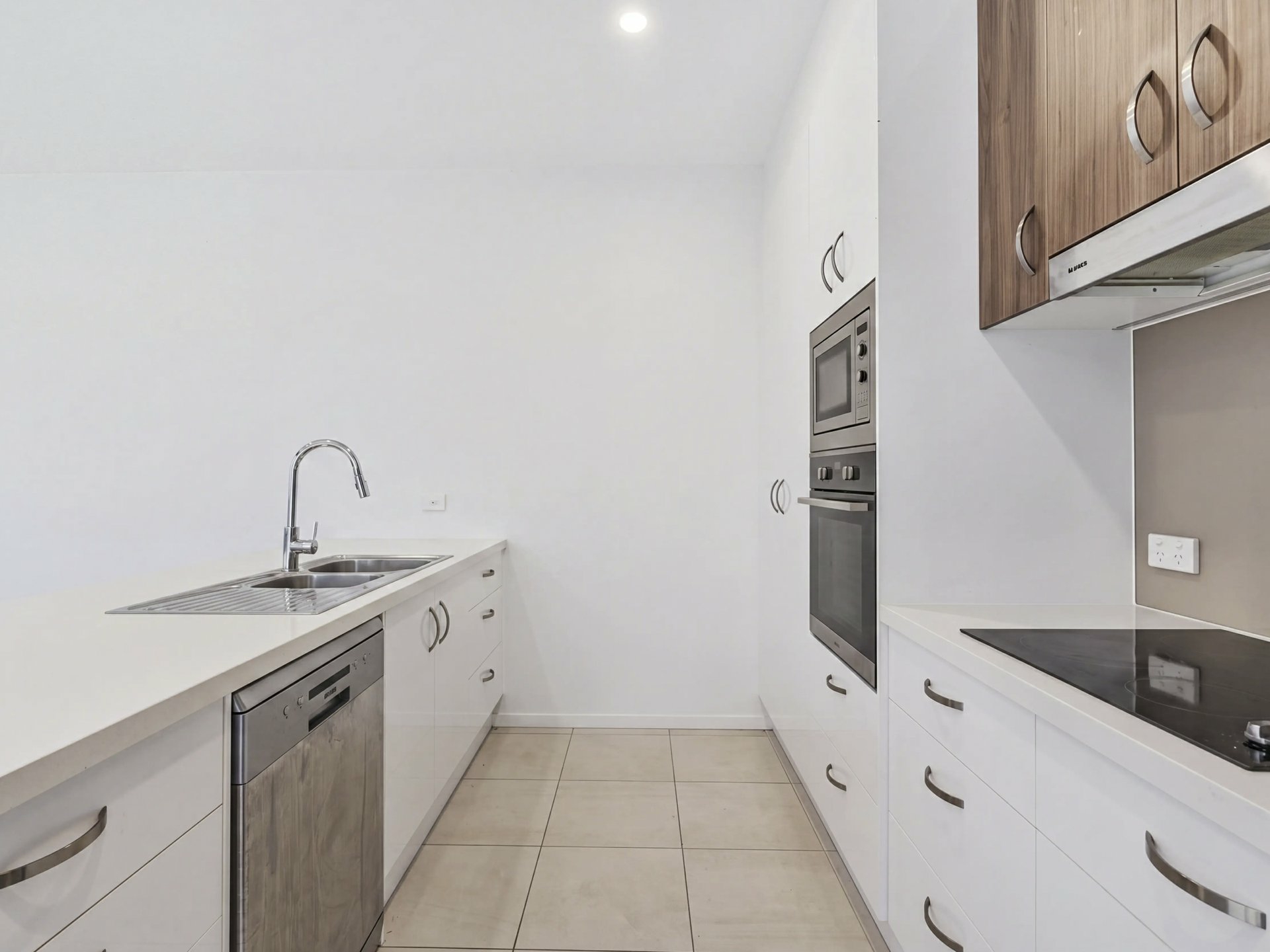 63/176 Torrens Road — photo 8 of 19