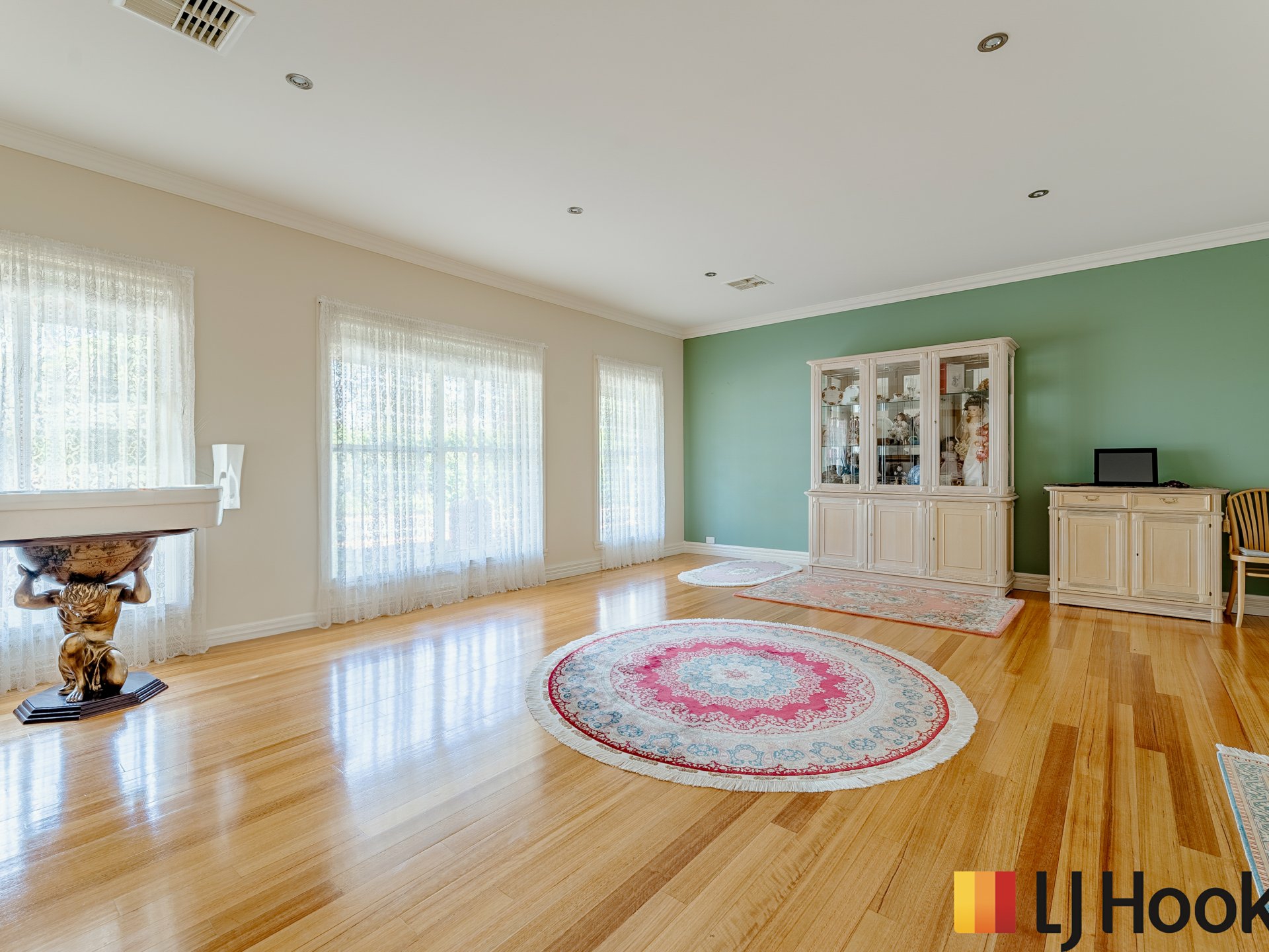 10 Rolling Meadows Drive — photo 9 of 30