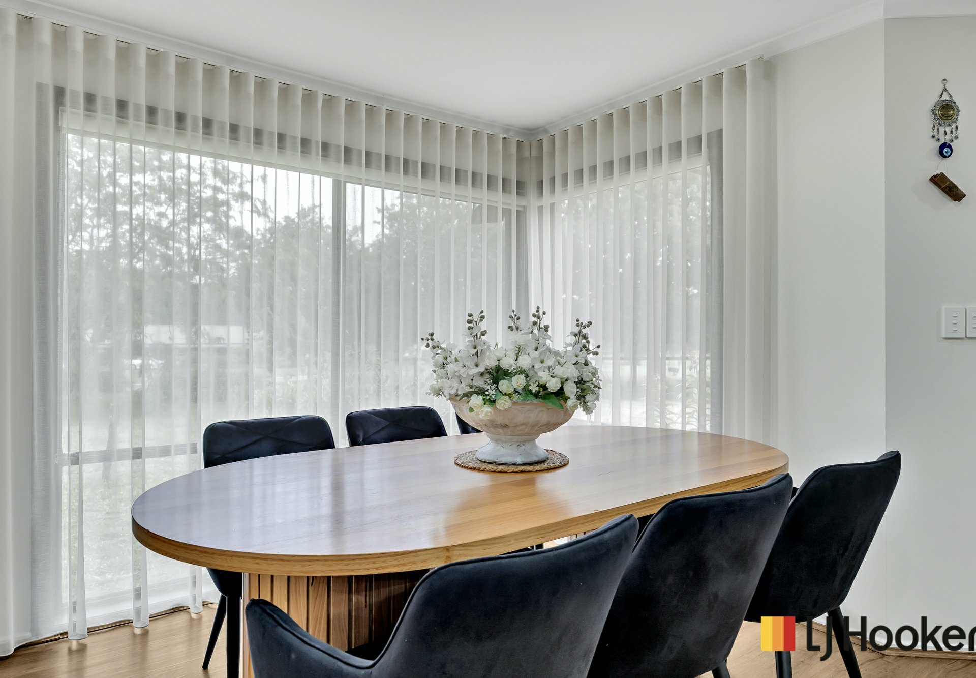 8 King William Drive — photo 4 of 30