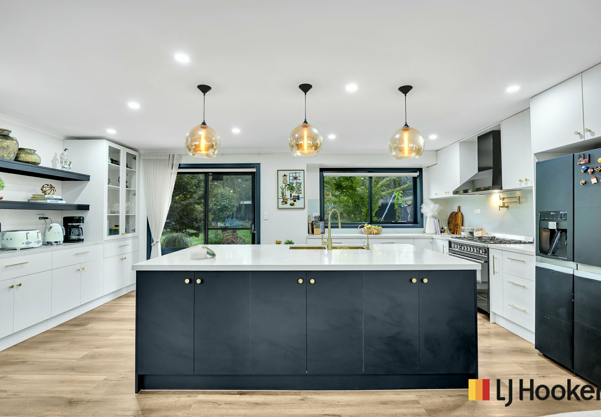 8 King William Drive — photo 5 of 30