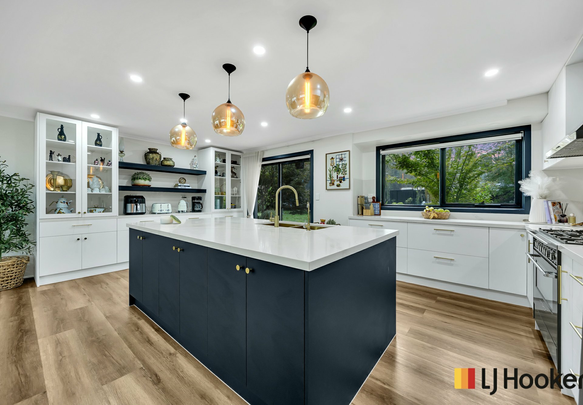8 King William Drive — photo 6 of 30