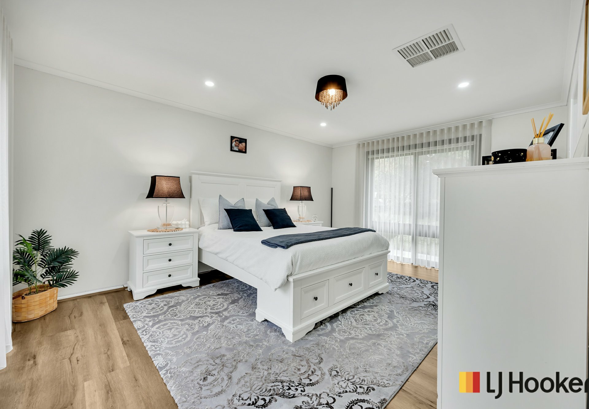 8 King William Drive — photo 14 of 30