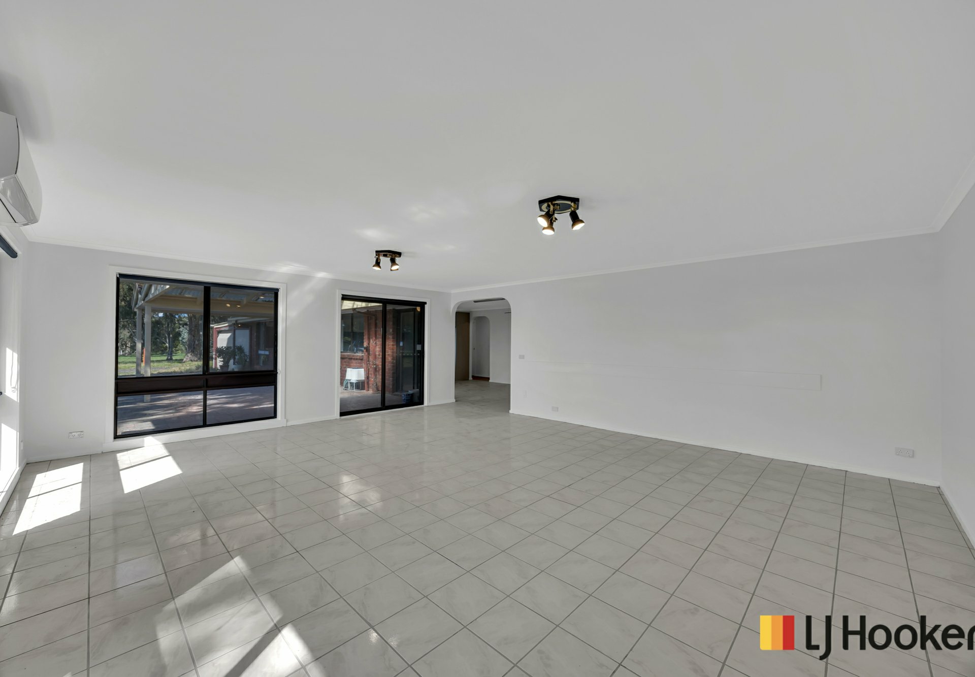 150 Settlement Road West — photo 11 of 18