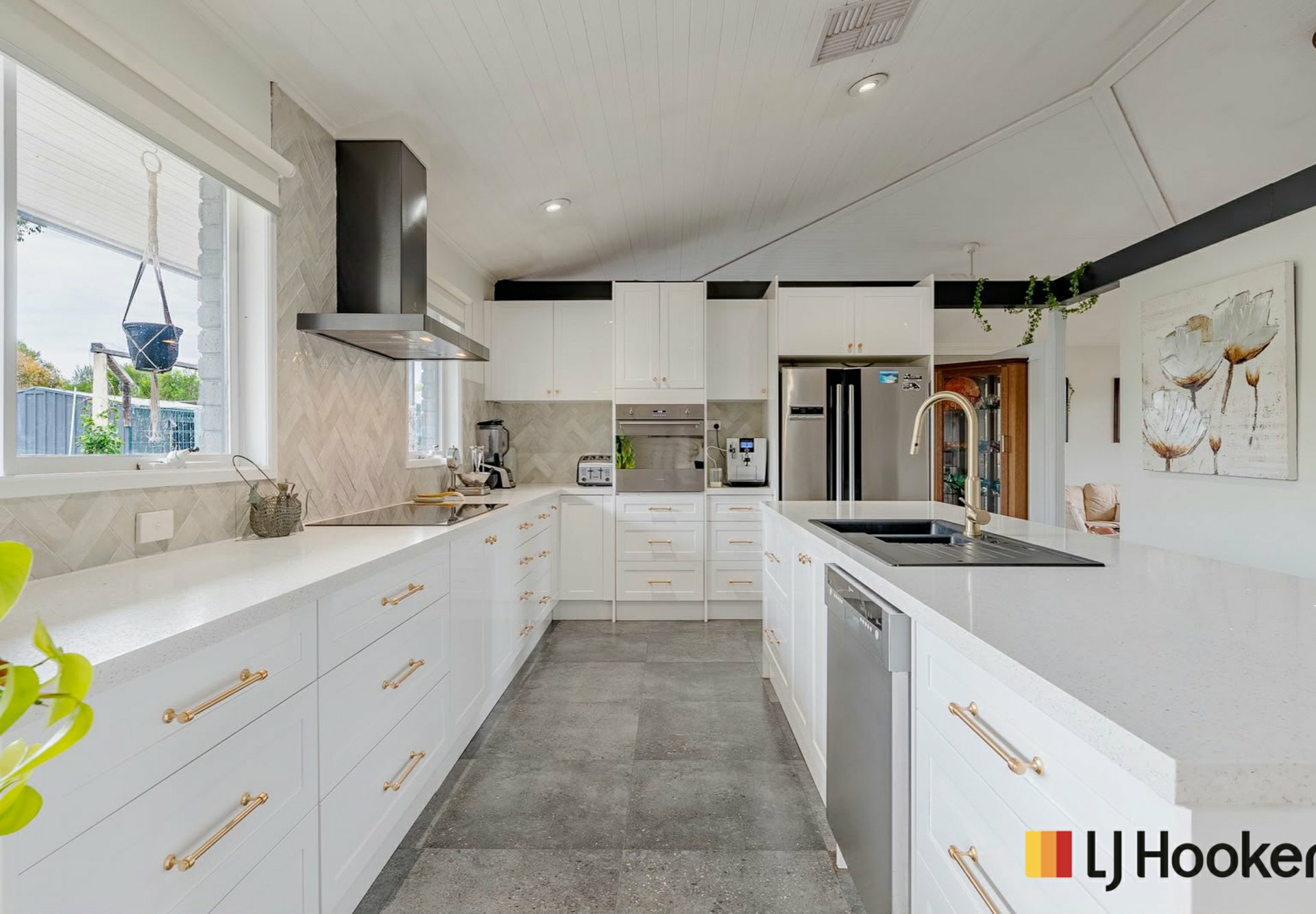 20 Balbethan Drive — photo 3 of 17