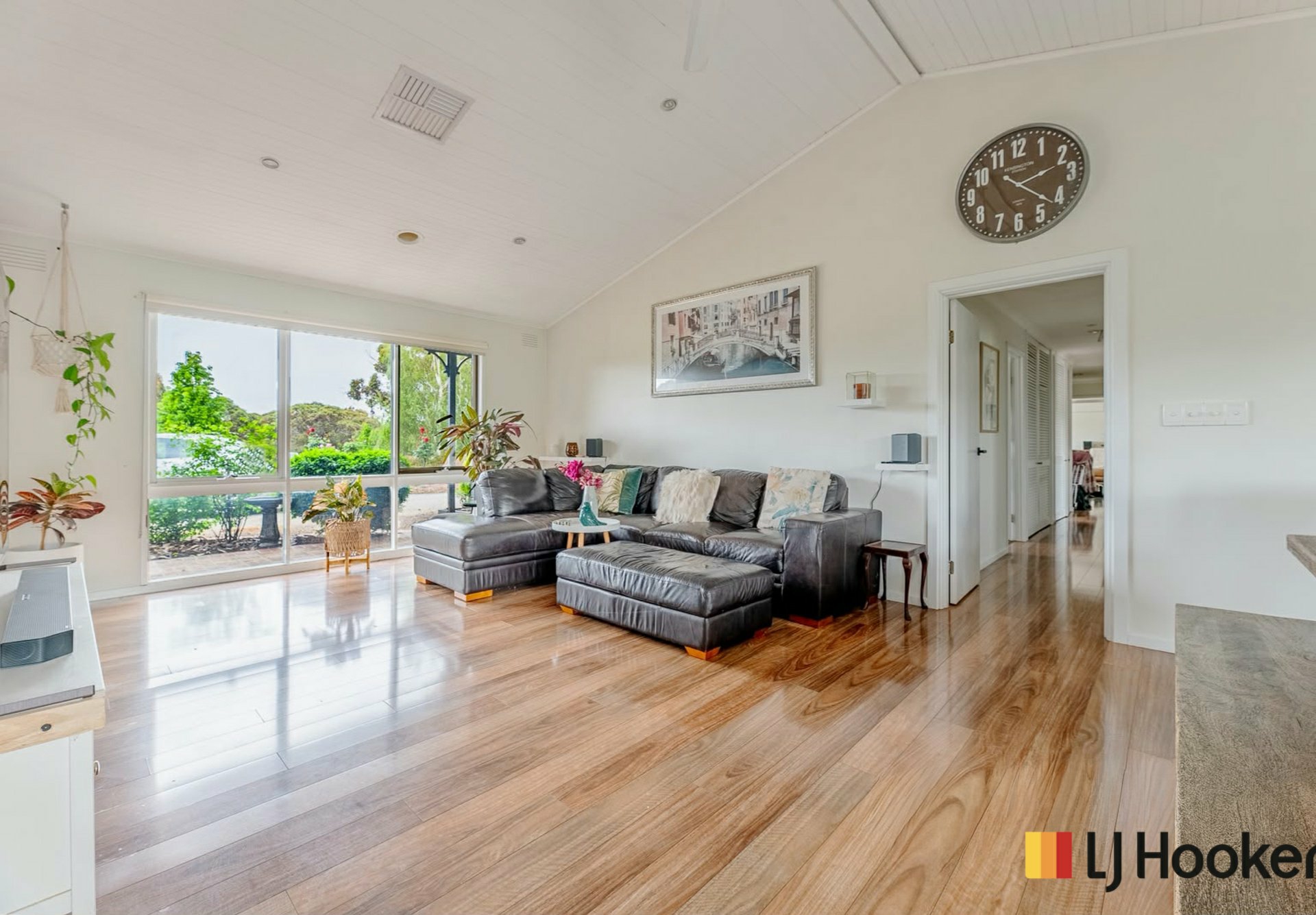 20 Balbethan Drive — photo 5 of 17