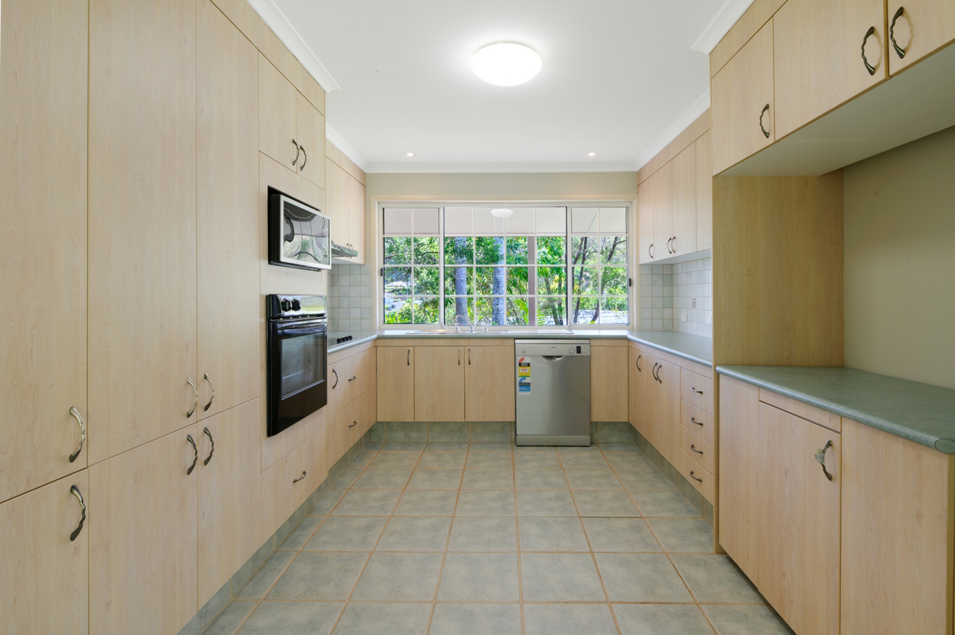 5 Autumn Court, MUDGEERABA