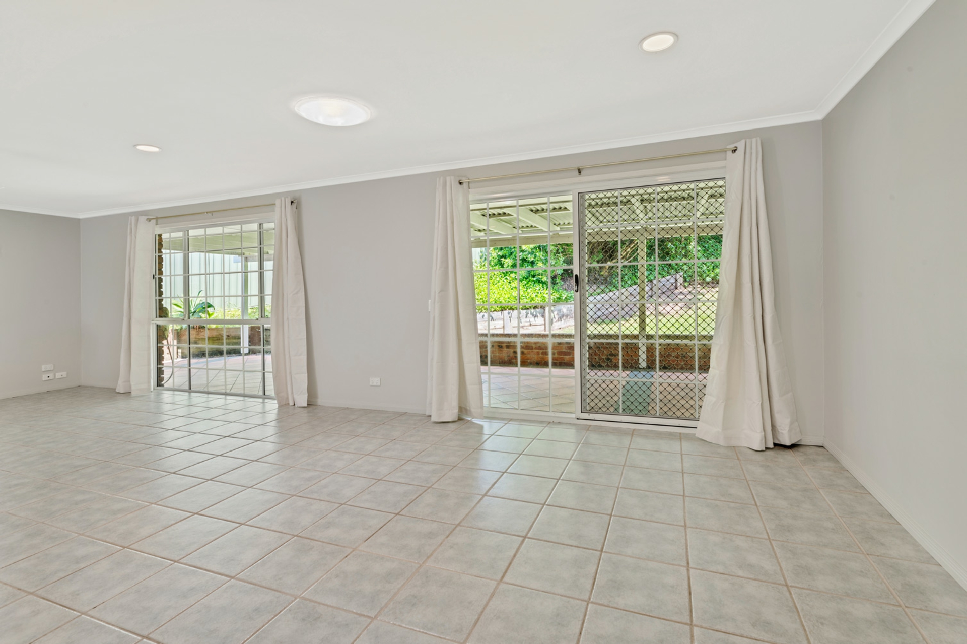 5 Autumn Court, MUDGEERABA