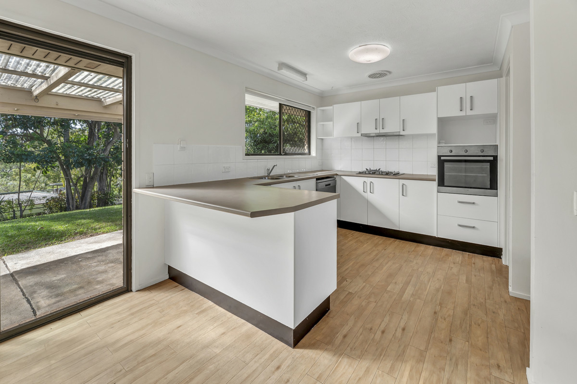 14 Rainbow Drive, MUDGEERABA