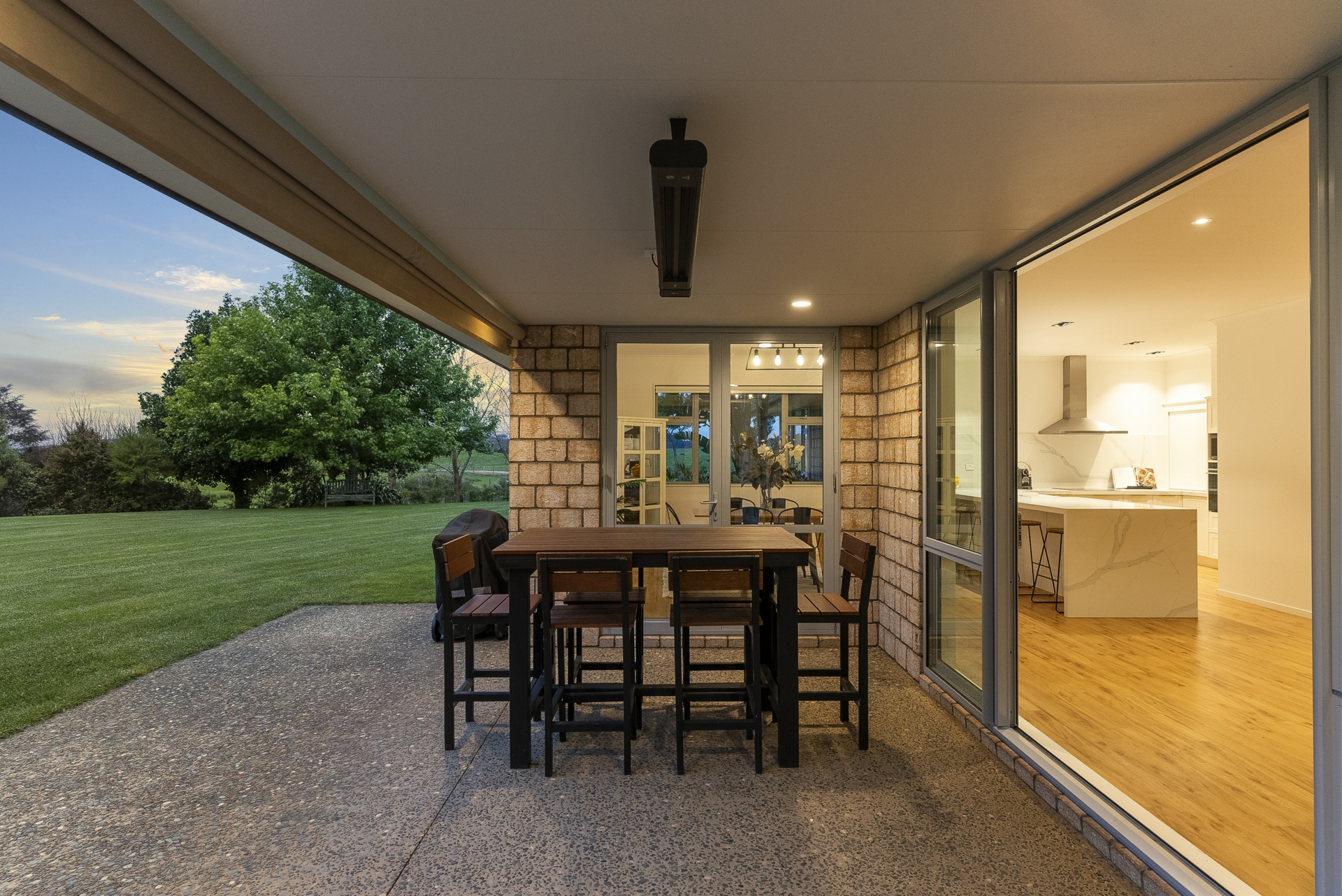 300 Glenbrook Beach Road, GLENBROOK