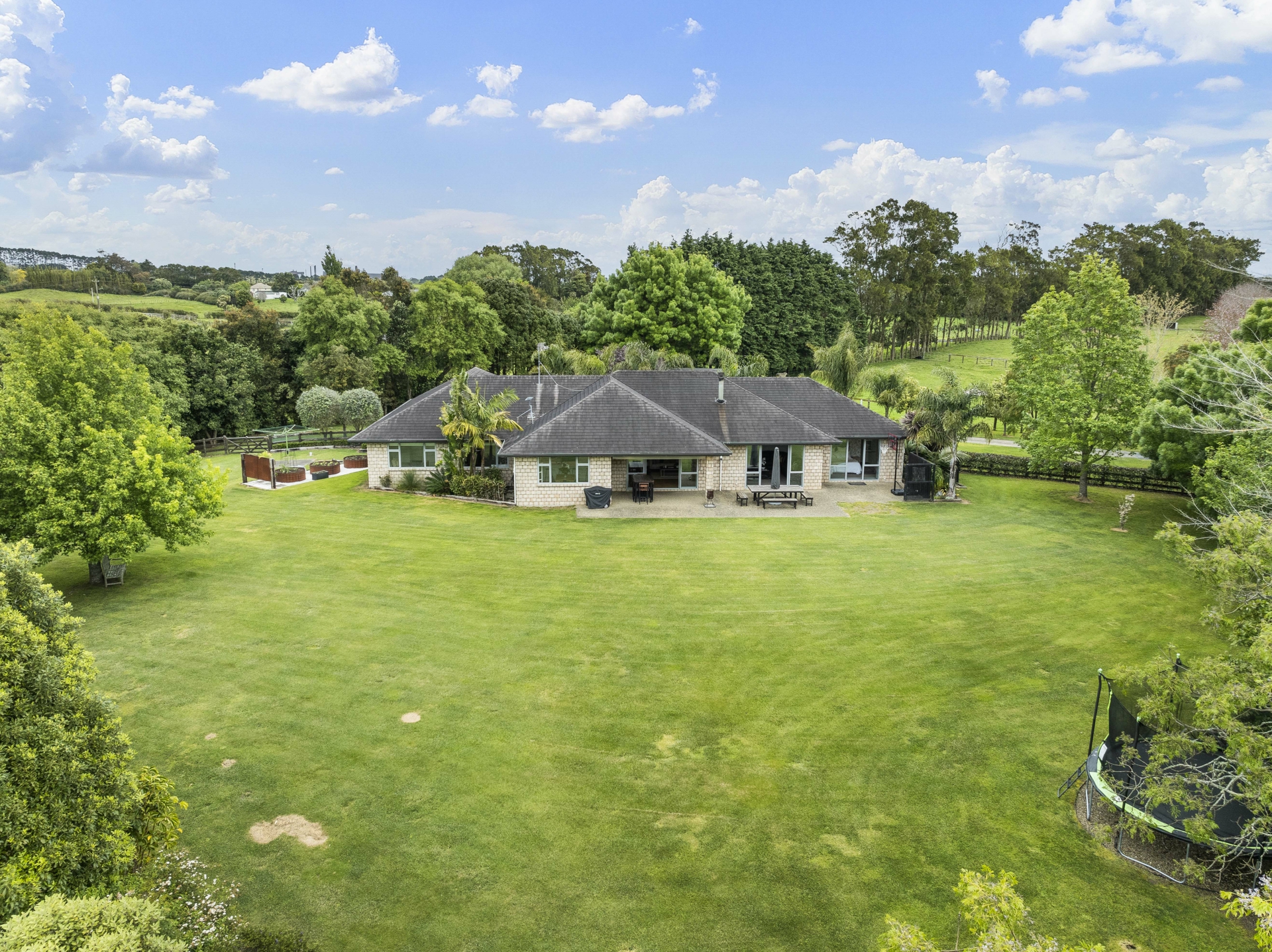 300 Glenbrook Beach Road, GLENBROOK