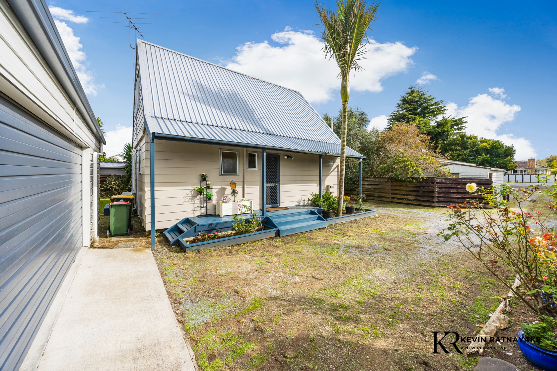 2/100 Beach Road, PAHUREHURE