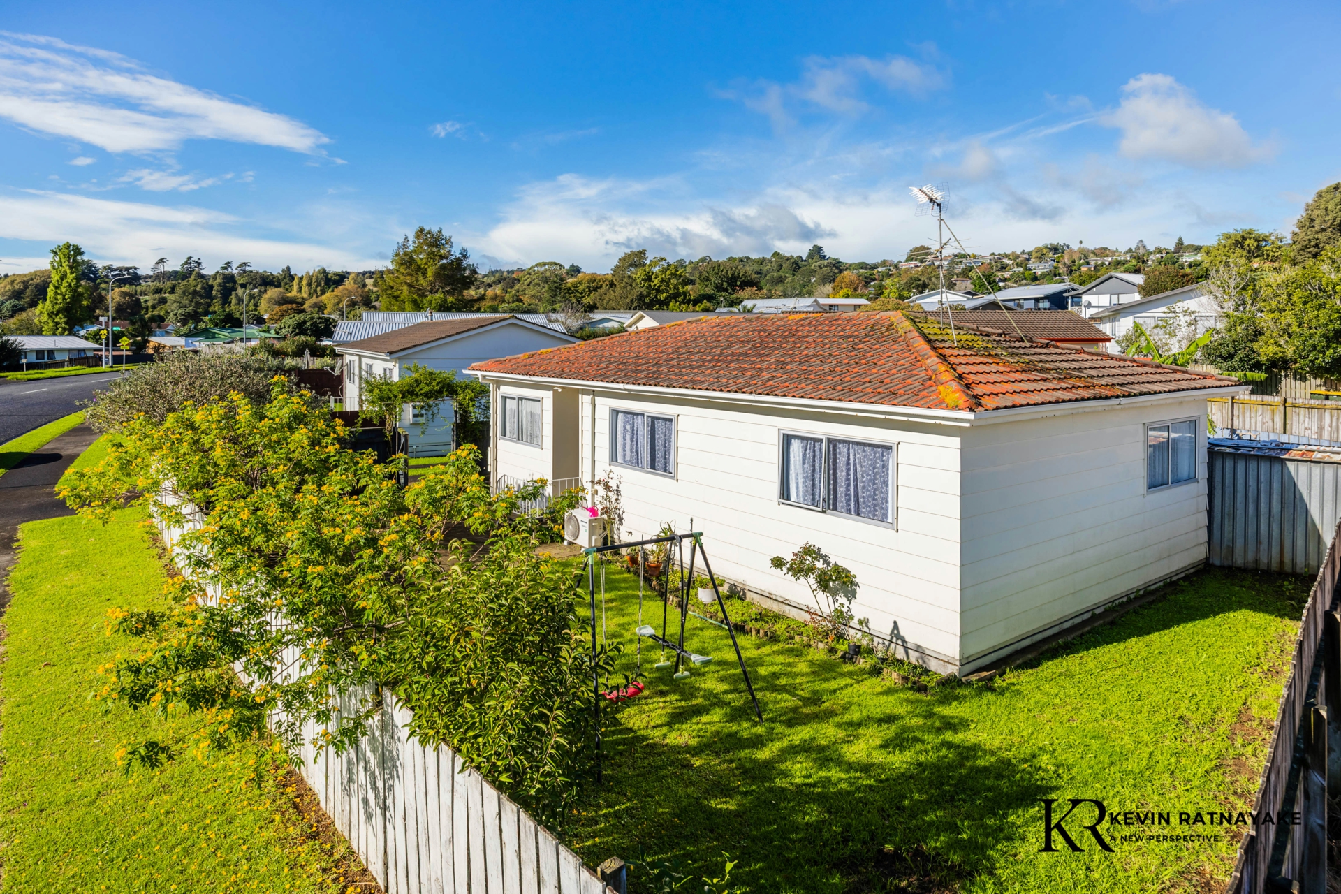 2/62 Redcrest Avenue, RED HILL